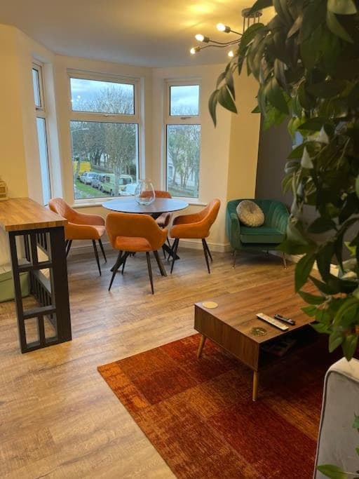The Lounge