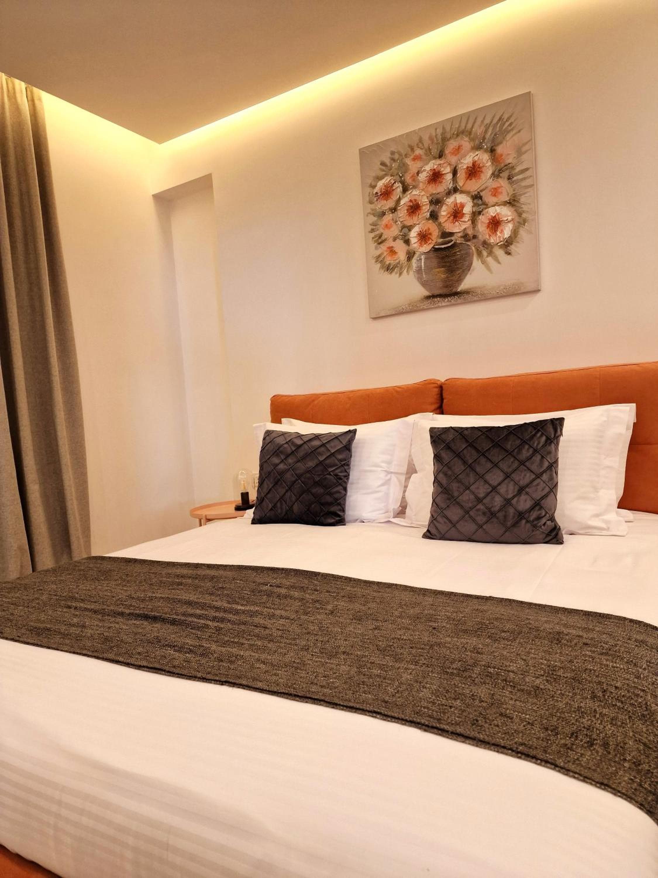 Sveltos Residence 3 Bedroom Suites