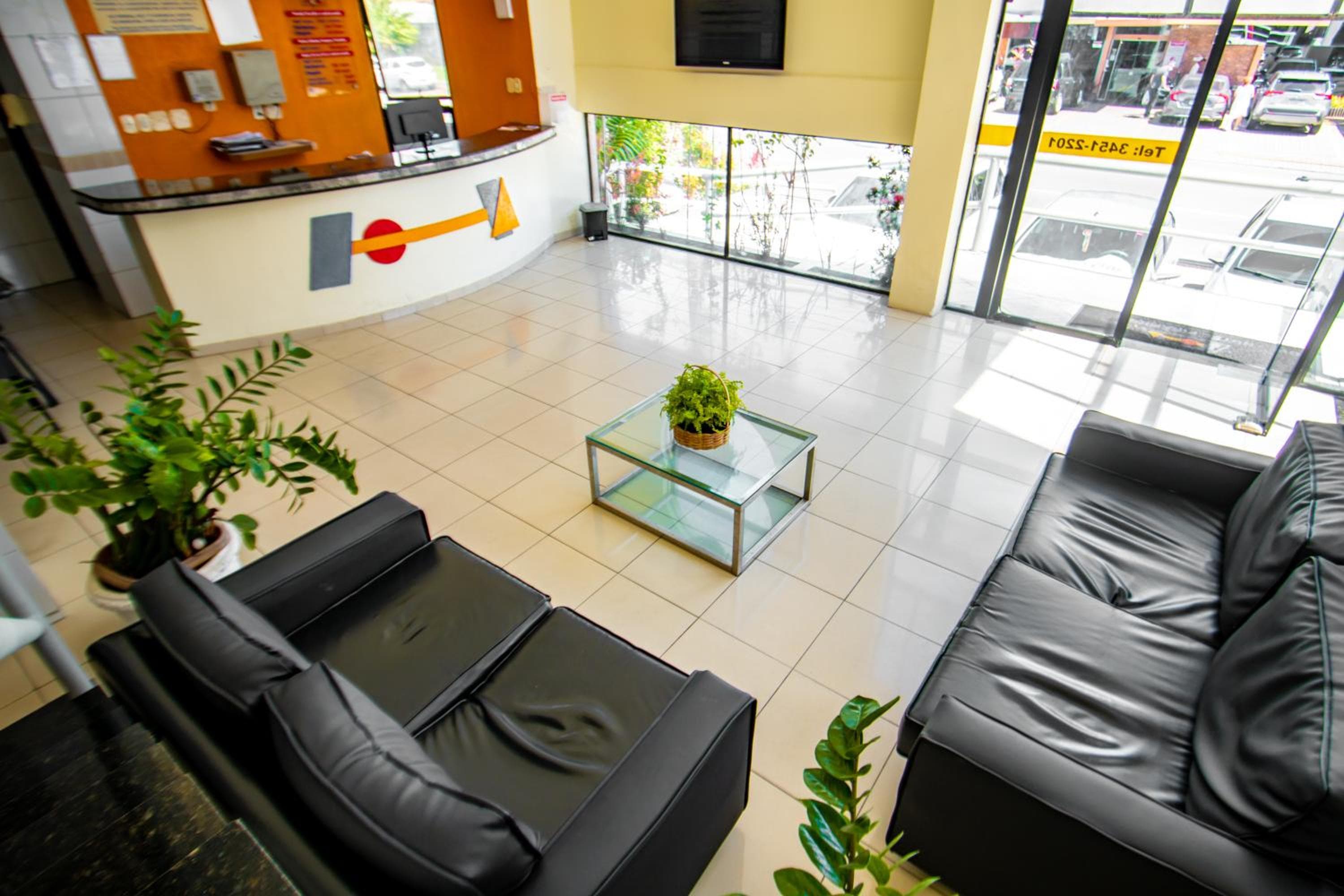 Hotel Piramide Pituba - Av Paulo VI