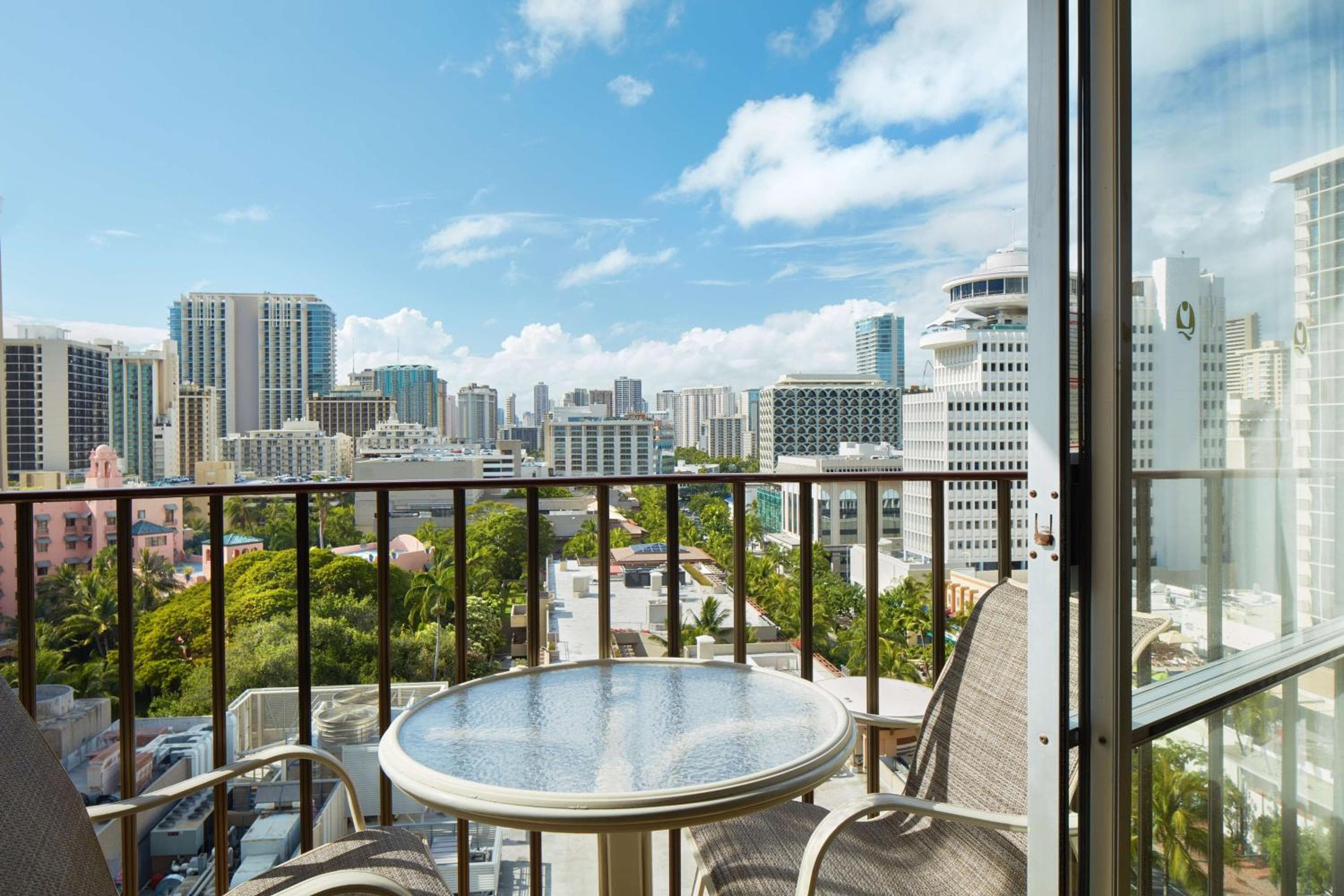 OUTRIGGER Waikiki Beach Resort