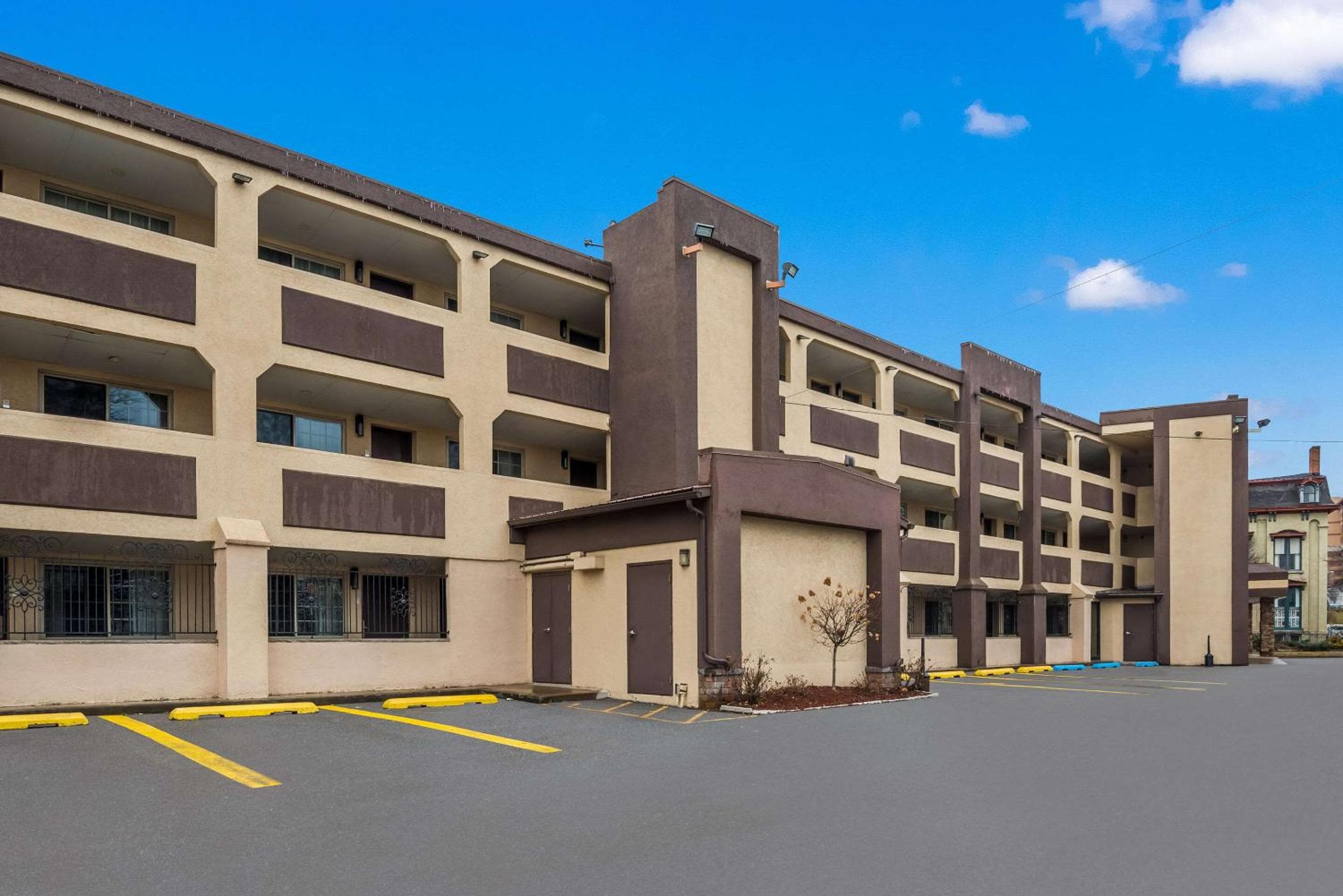 Clarion Pointe Syracuse Downtown