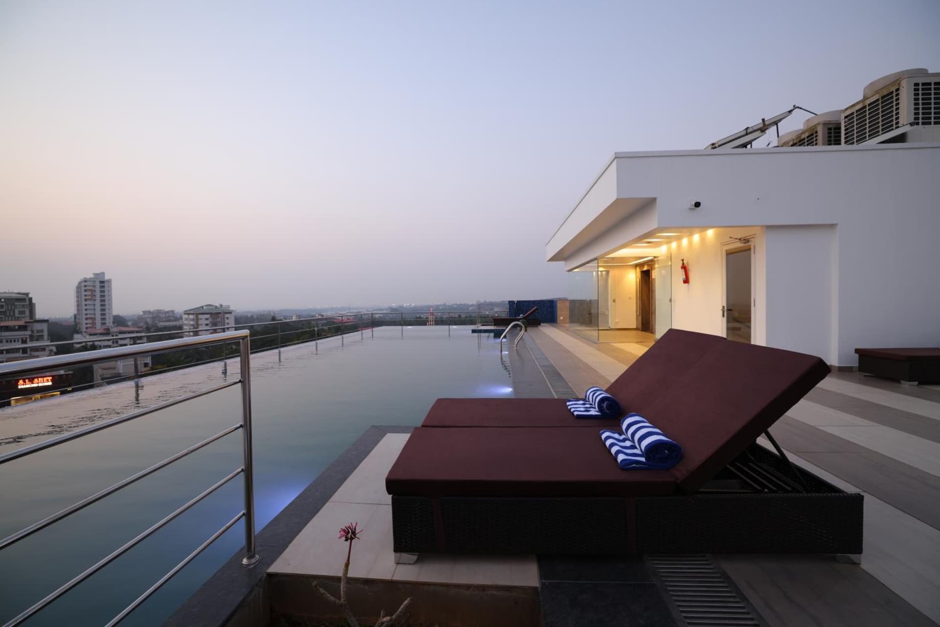 Hotel The Sea View, Mangalore