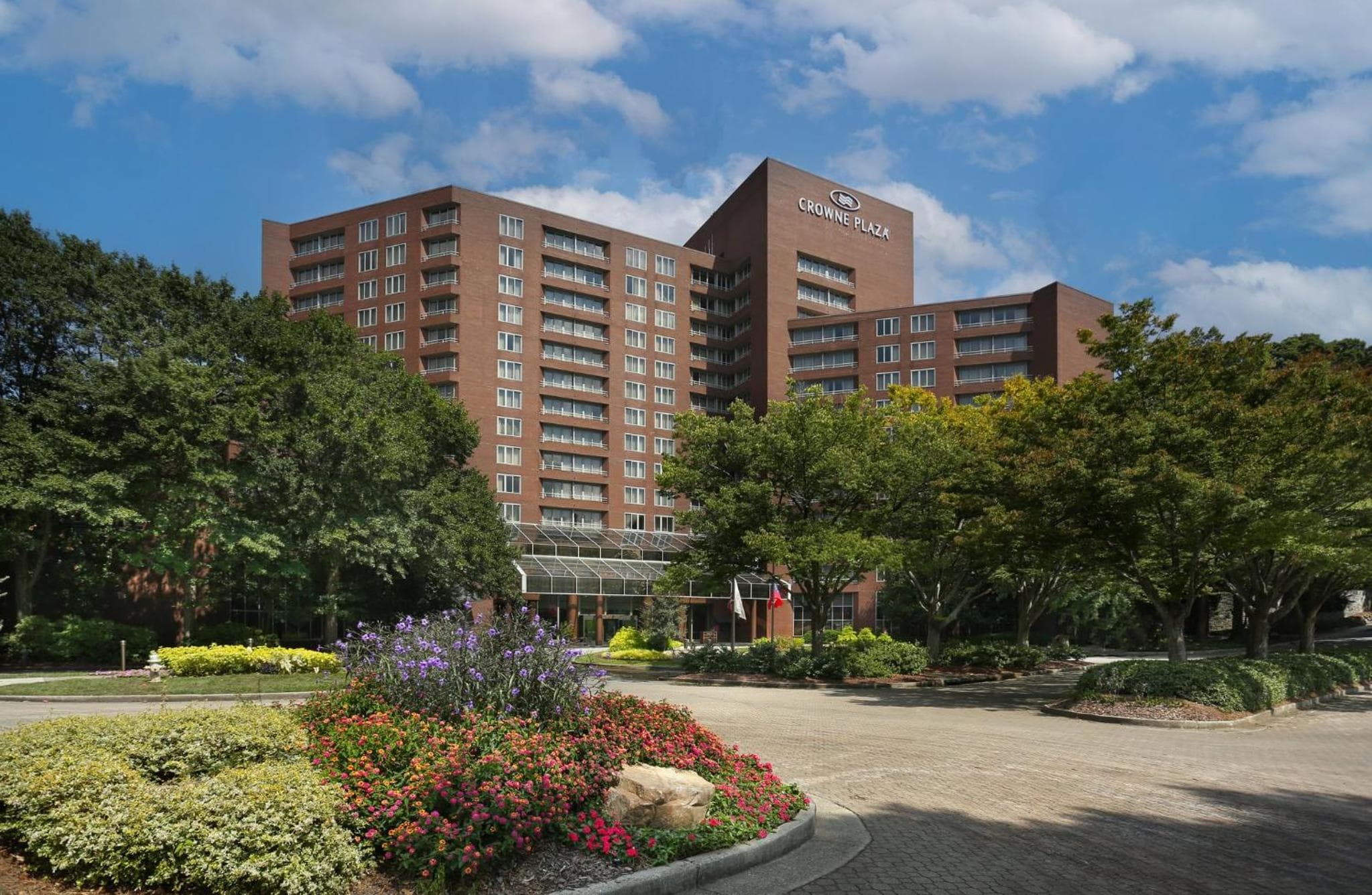 Crowne Plaza Atlanta Perimeter at Ravinia by IHG