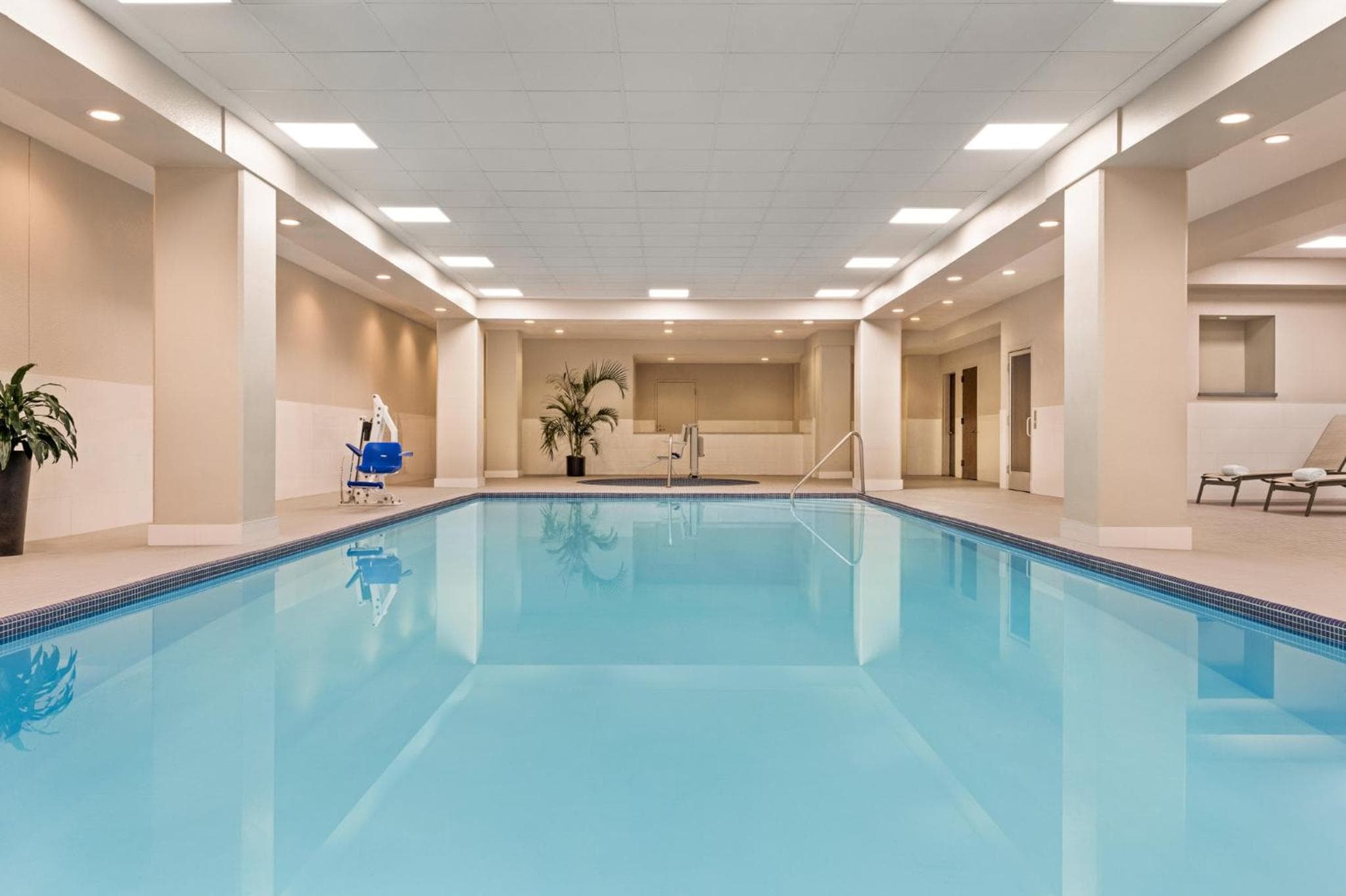 Crowne Plaza Cleveland at Playhouse Square by IHG