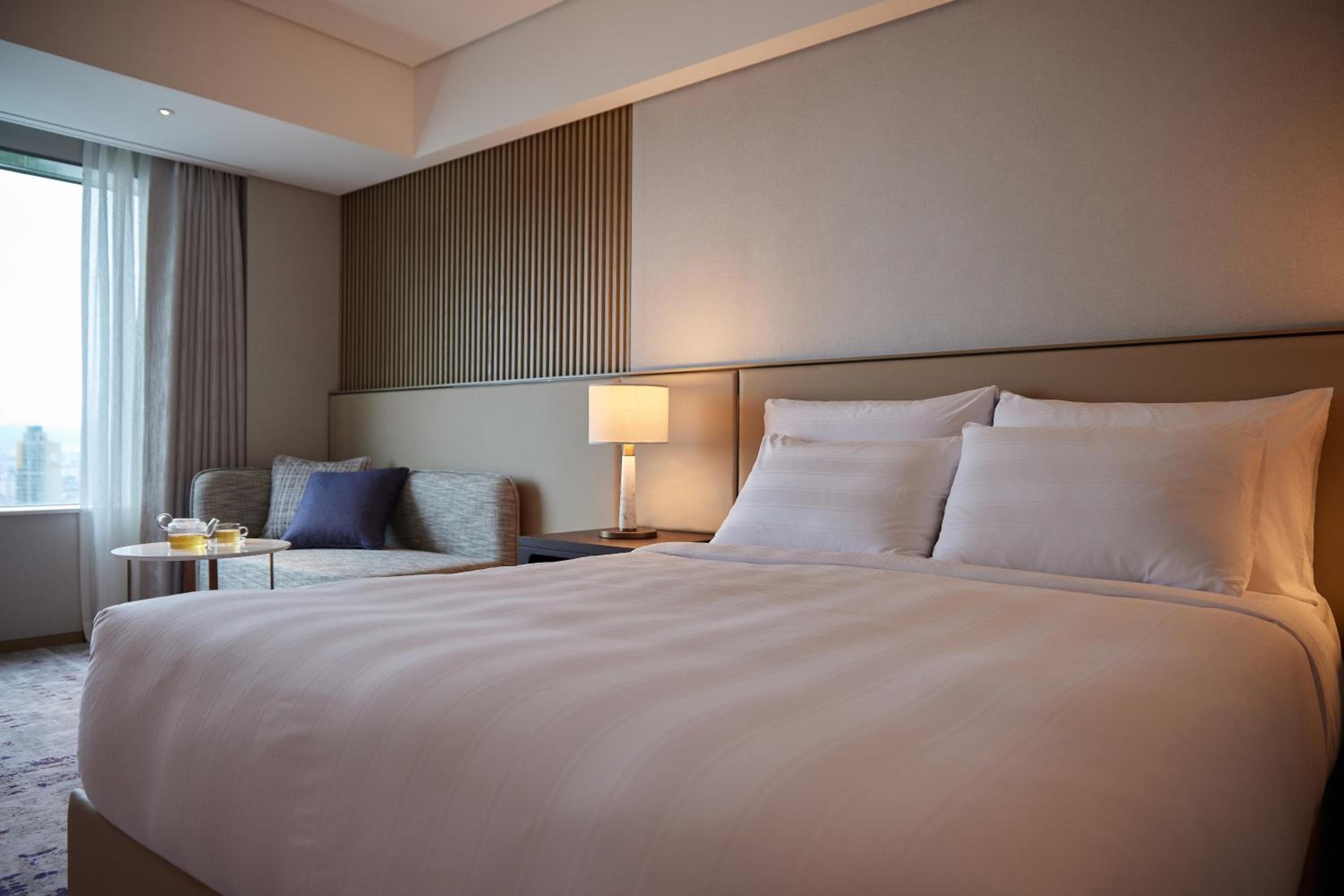 Lotte Hotel World