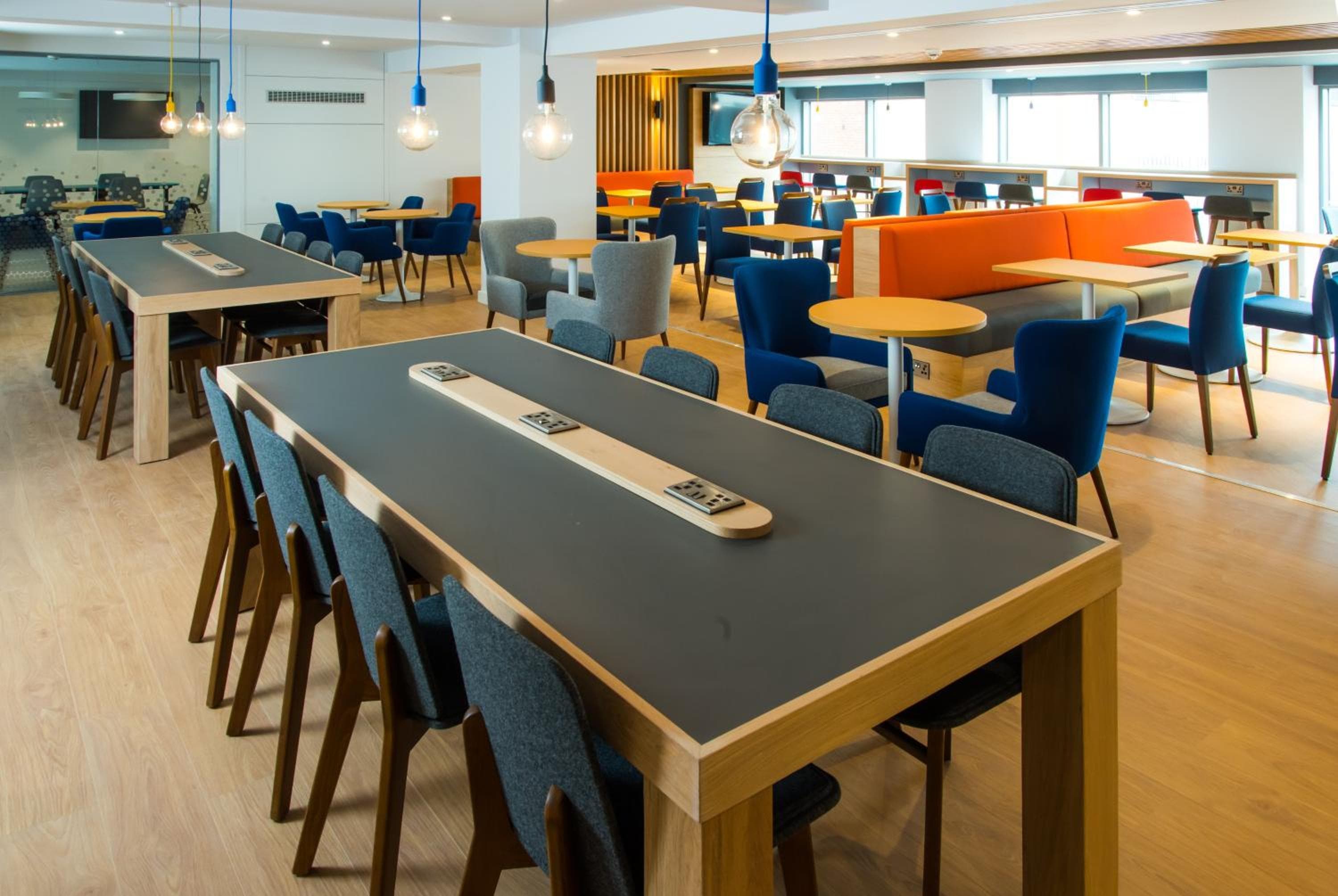 Holiday Inn Express Swindon City Centre by IHG