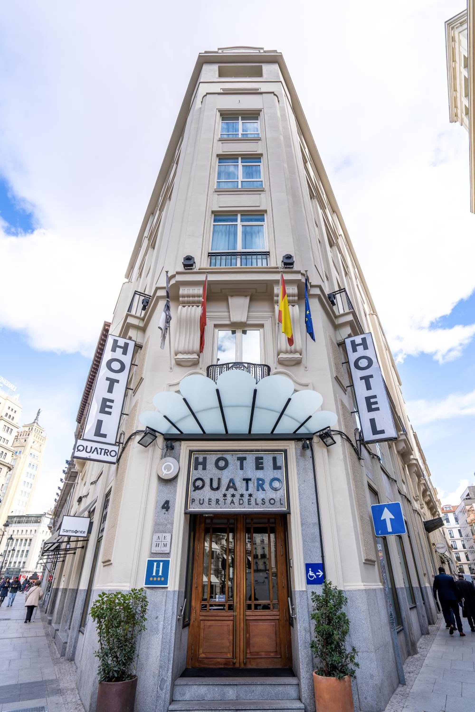 Quatro Puerta del Sol