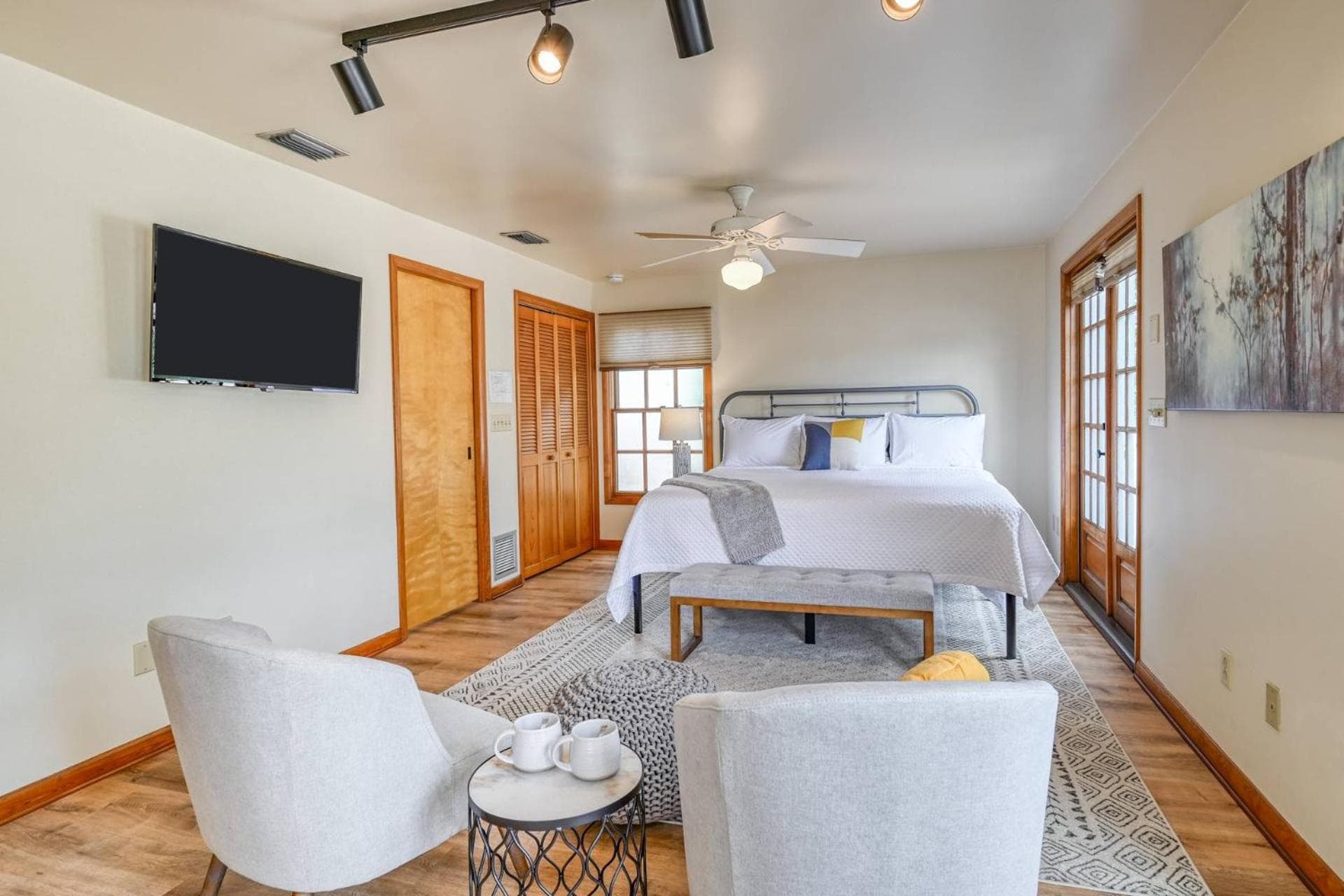 62 Hypolita Carriage House