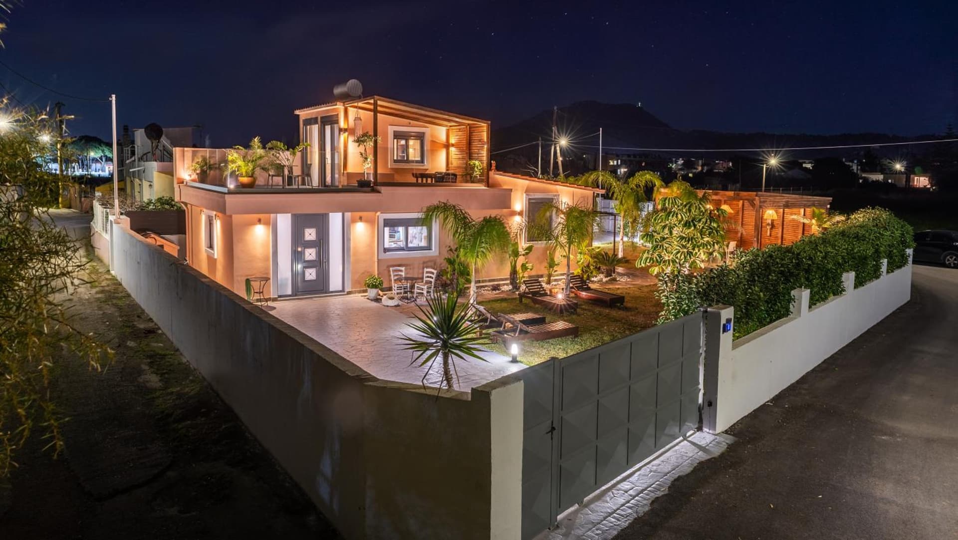 Antonakis Villa Secret Pool & Hot Tub Hideaway
