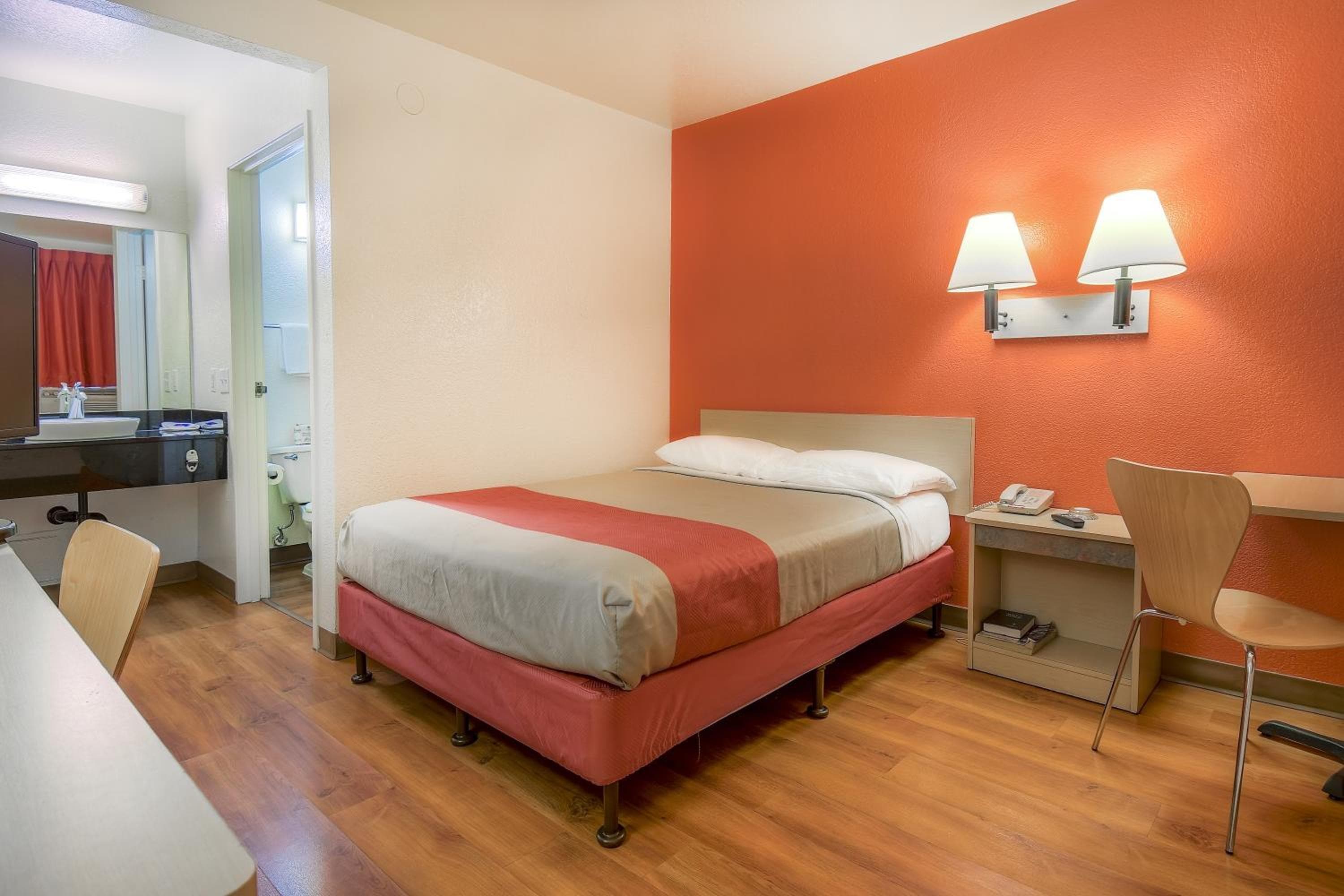 Motel 6 Chino, CA - Los Angeles Ontario
