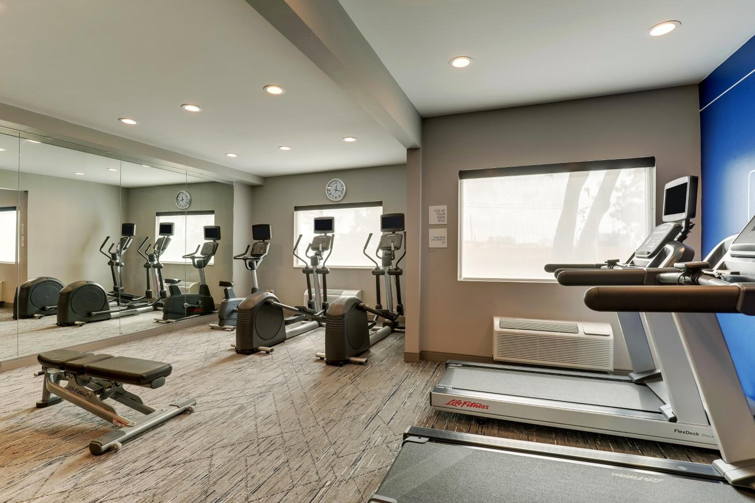 Holiday Inn Express Kenner - New Orleans Airport by IHG