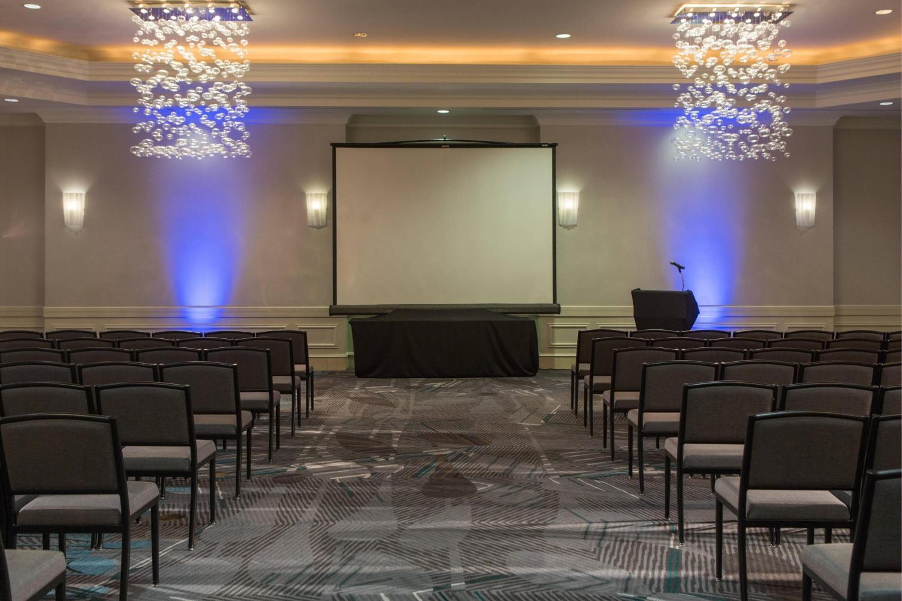 Renaissance Meadowlands Hotel