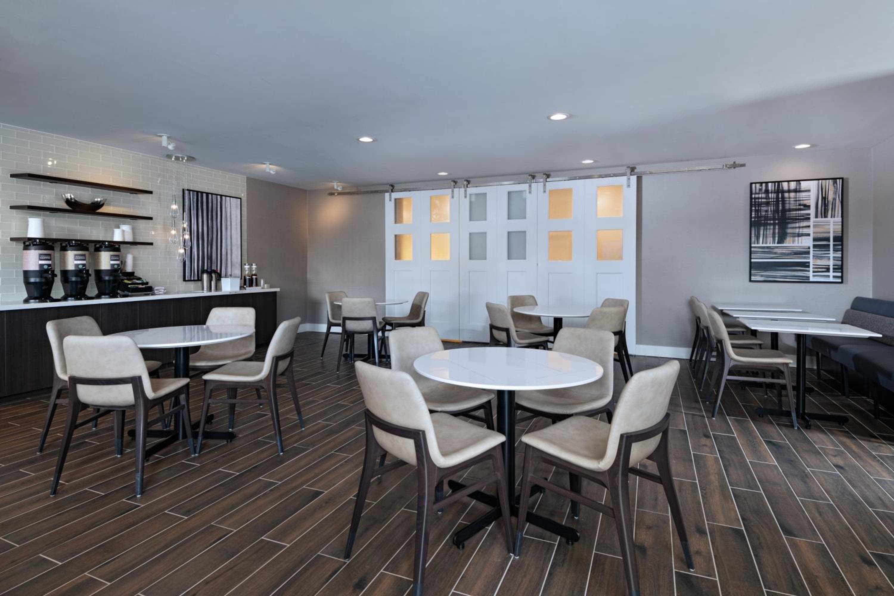Residence Inn New Brunswick Tower Center Blvd.