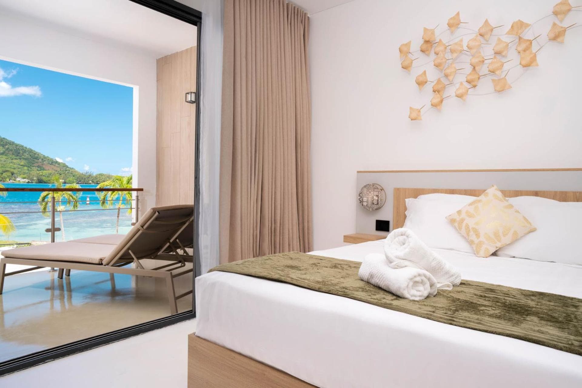 Cook's Bay Hotel & Suites