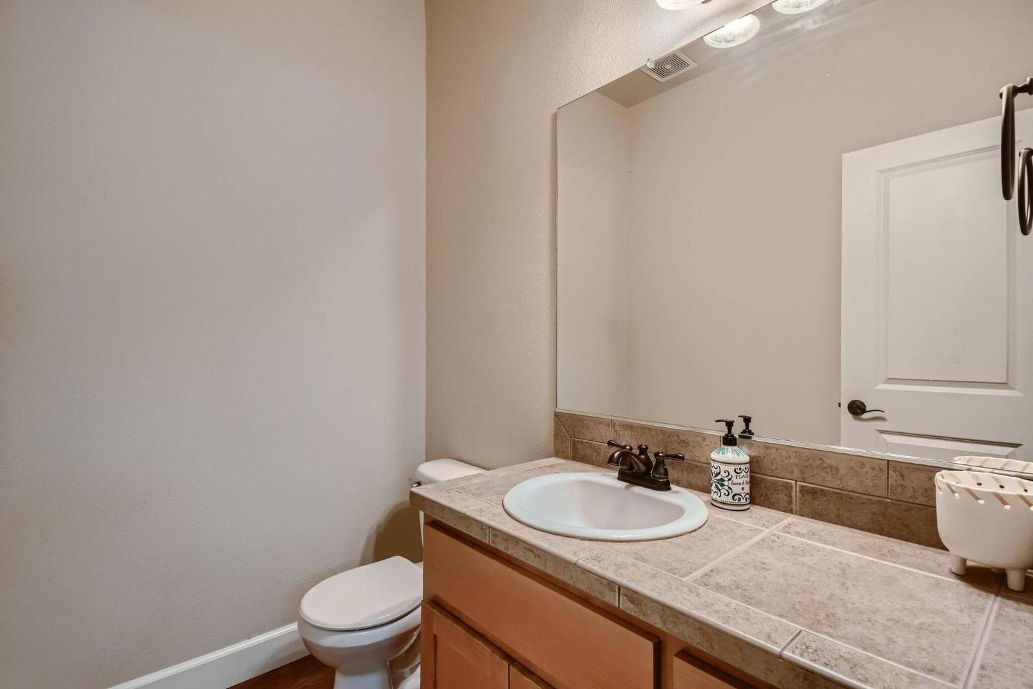 Oregon Jade Lodging Monthly Rental 3 Br, No Tax