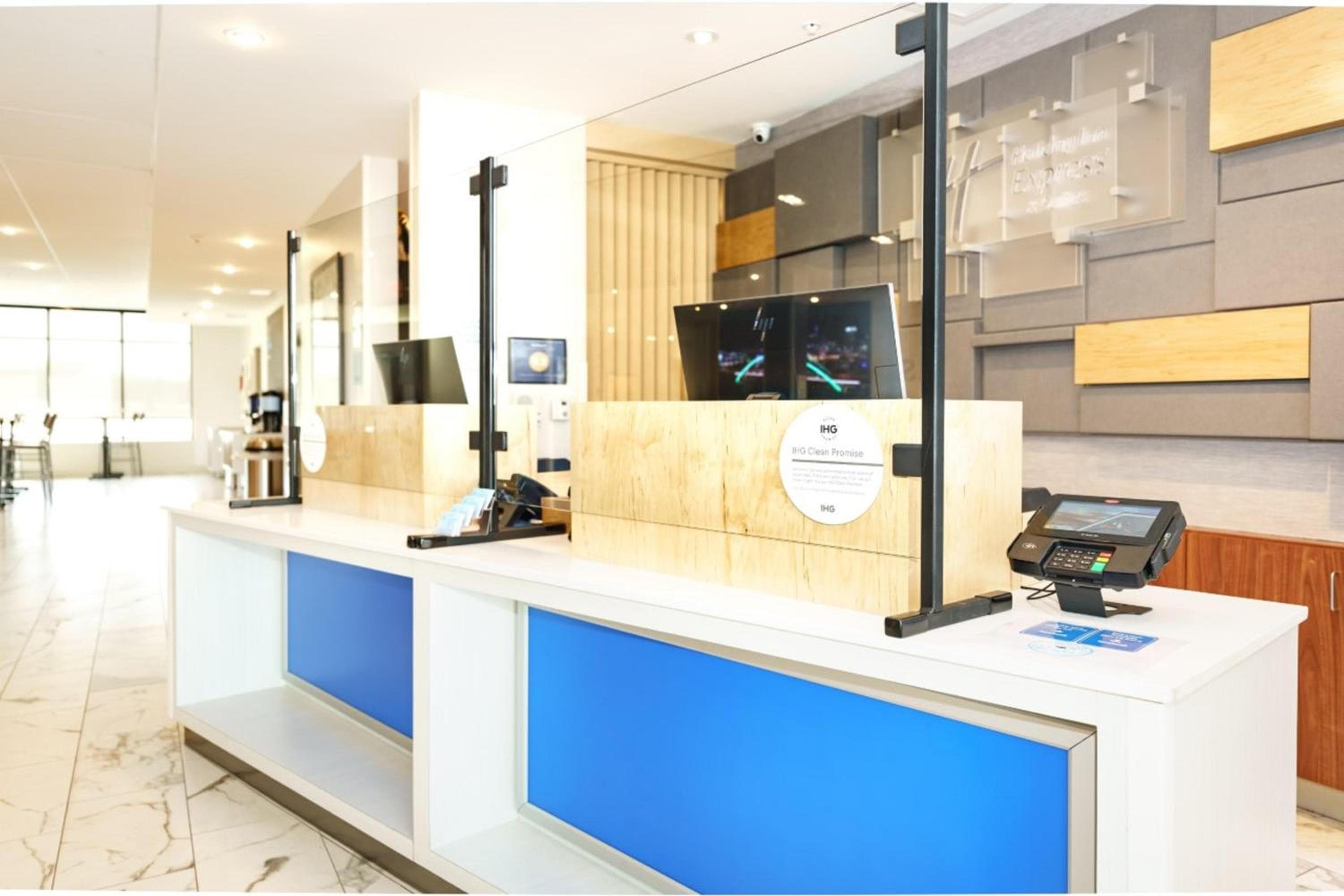 Holiday Inn Express & Suites Franklin - Berry Farms by IHG