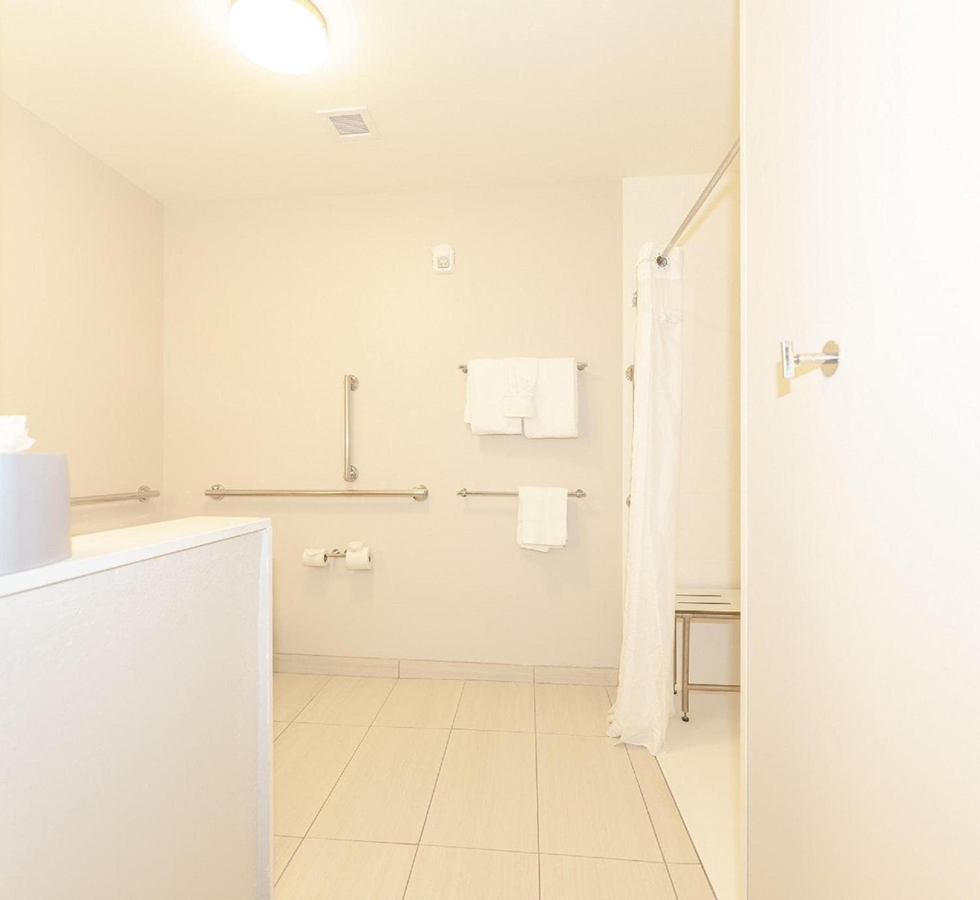Holiday Inn Express & Suites Franklin - Berry Farms by IHG