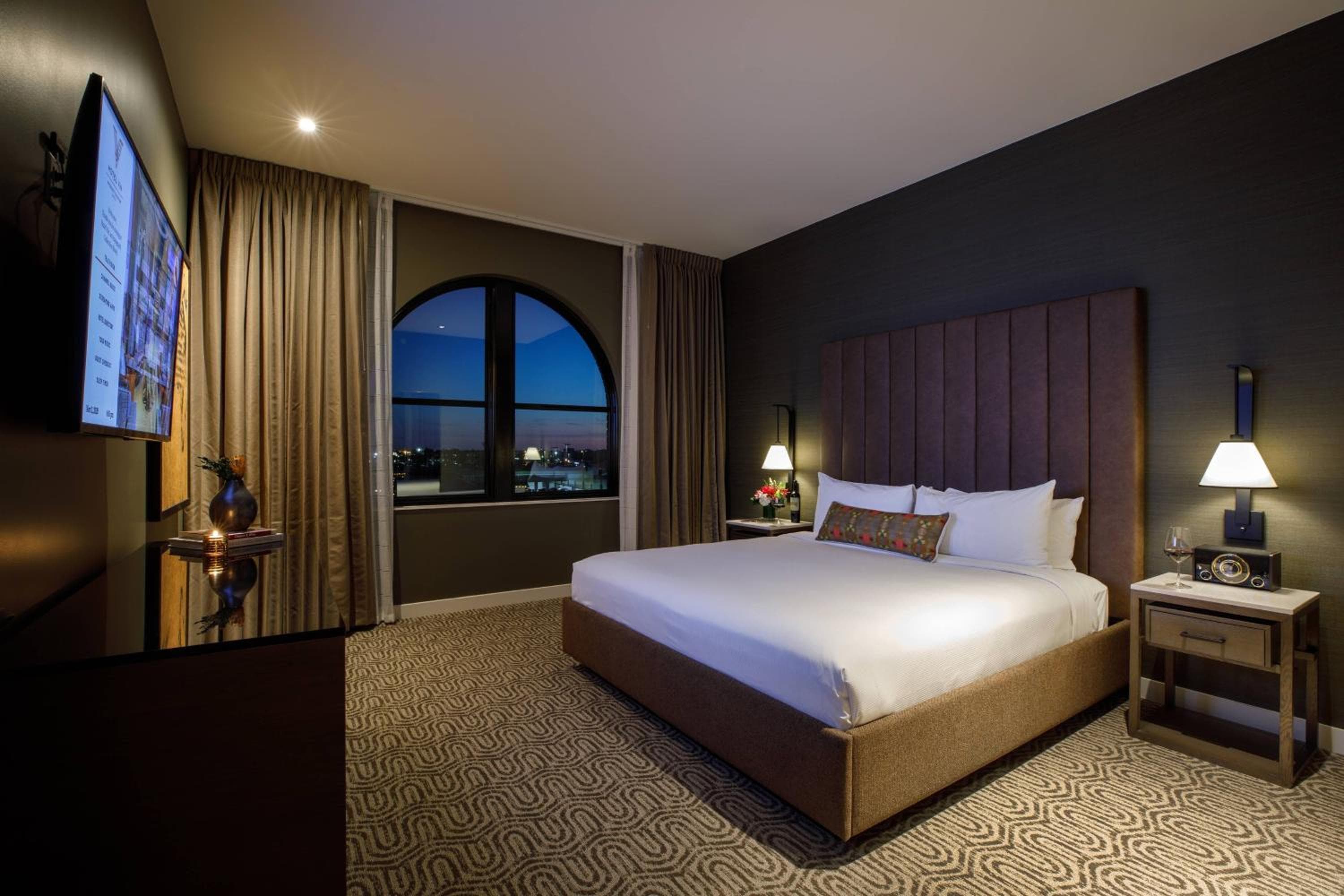 Hotel Vin, Grapevine, Autograph Collection