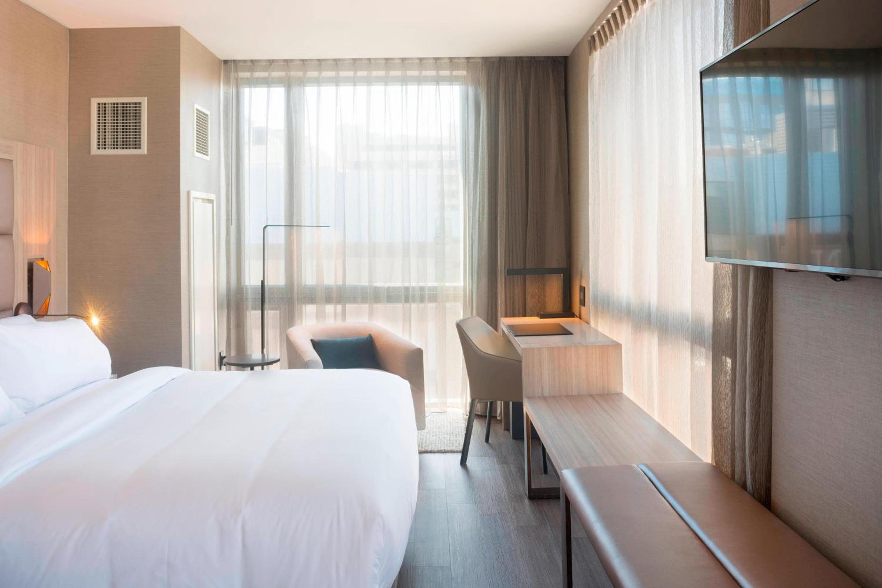 AC Hotel by Marriott Boston Downtown