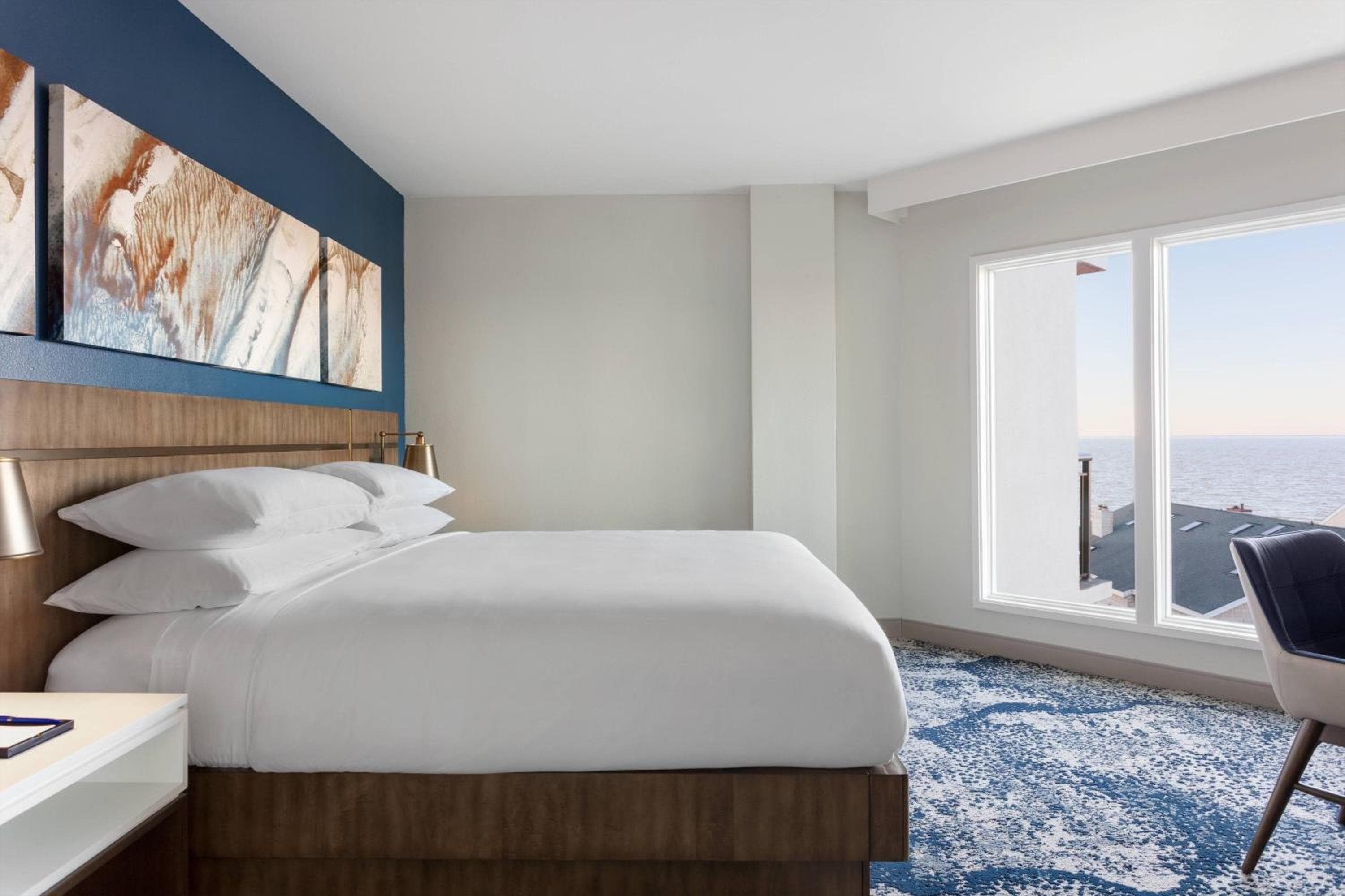 Delta Hotels by Marriott™ Virginia Beach Waterfront Suites