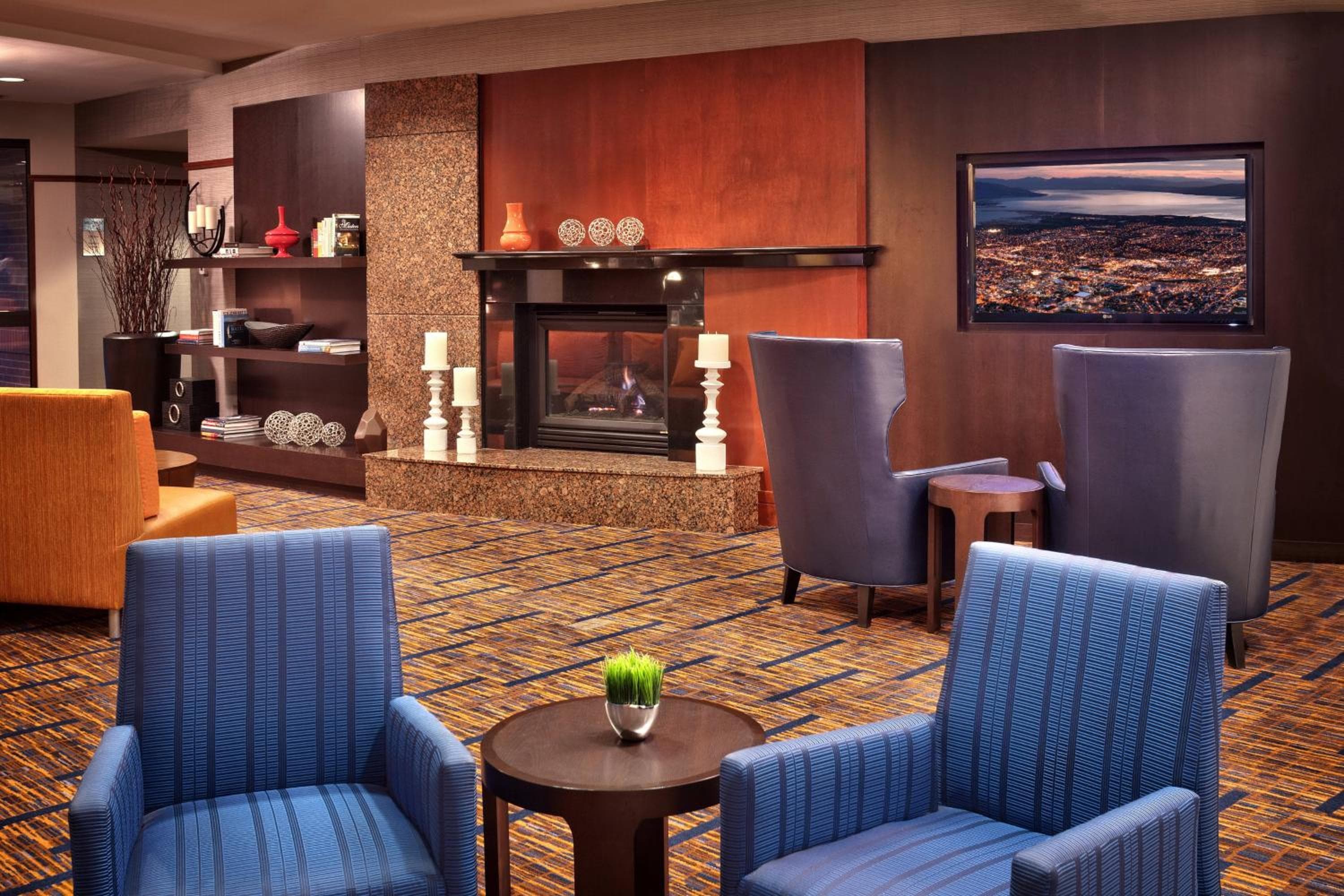 Courtyard by Marriott Kansas City Shawnee