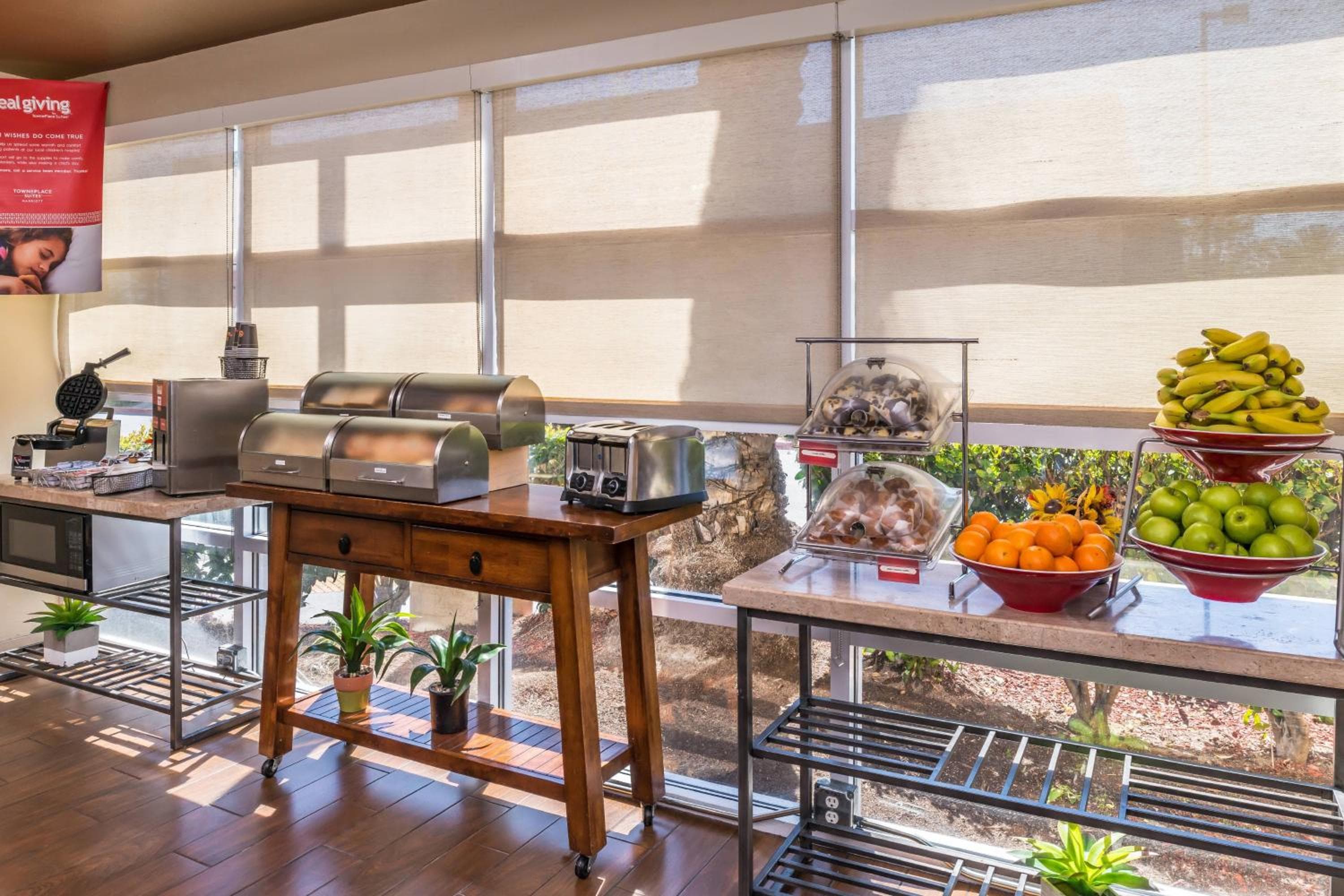 TownePlace Suites by Marriott Anaheim Maingate Near Angel Stadium