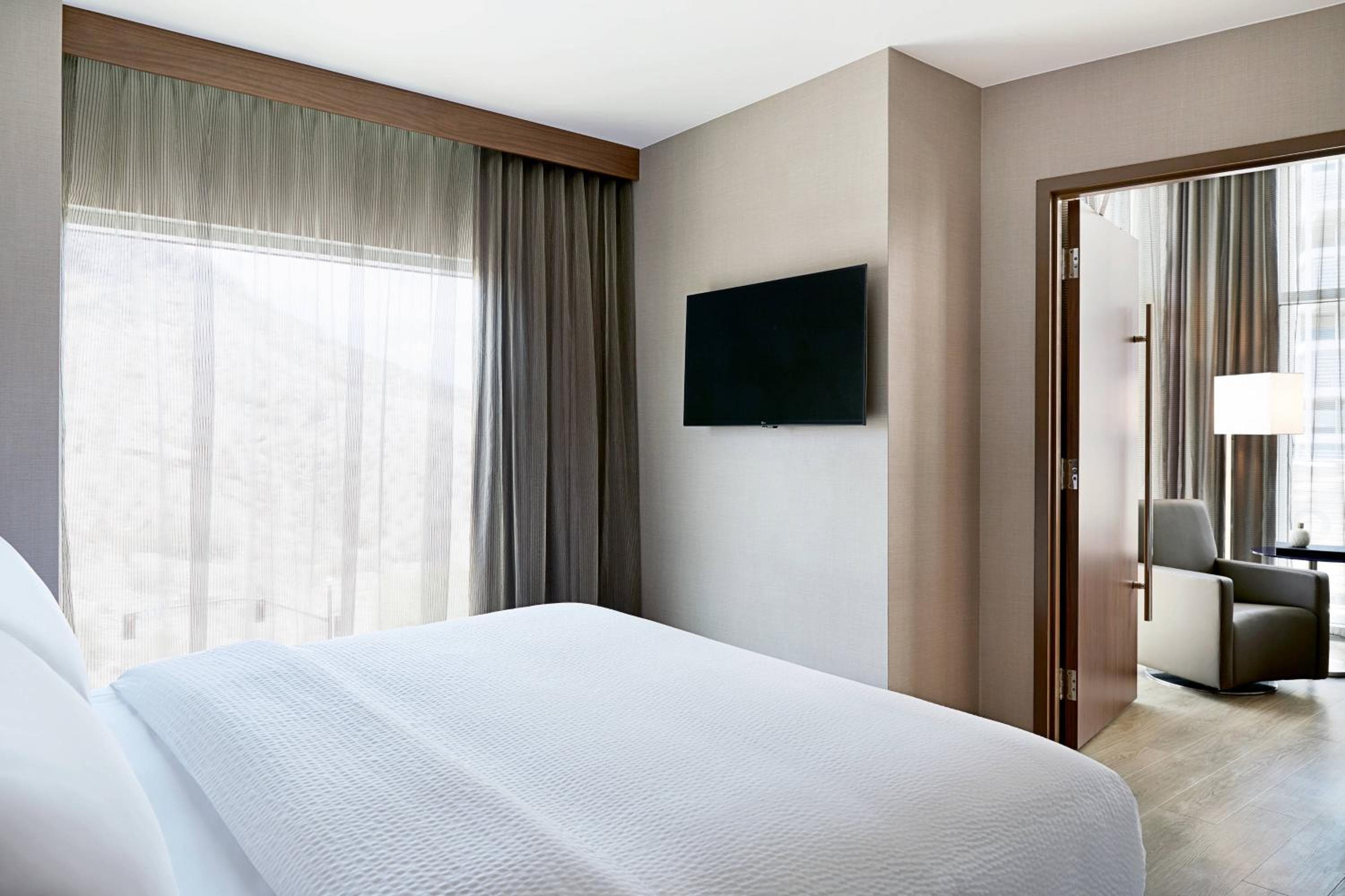 AC Hotel by Marriott Phoenix Tempe/Downtown