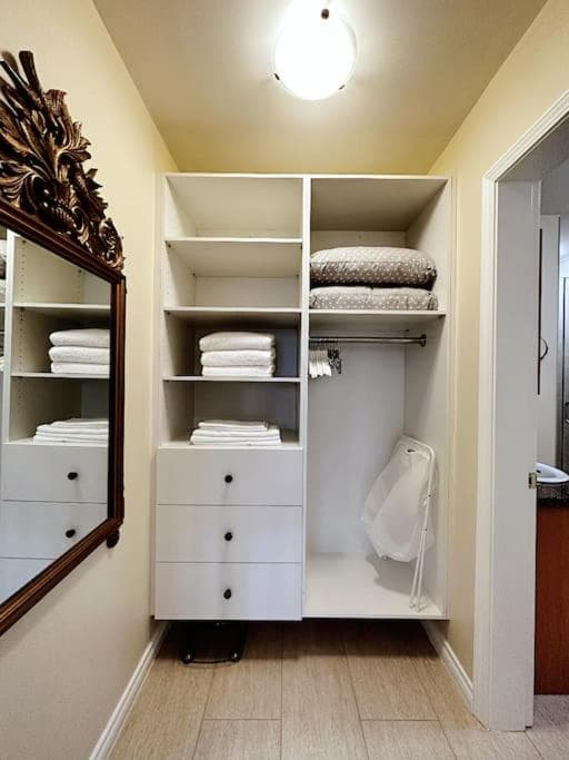 Super Cosy 8Bed & 6Bath in Vancouver heart near to airport and DownTown