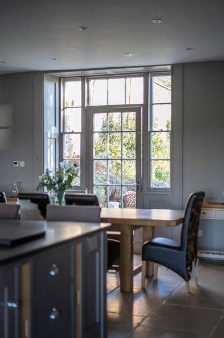 Georgian Country House -Panoramic Views -Sleeps 12