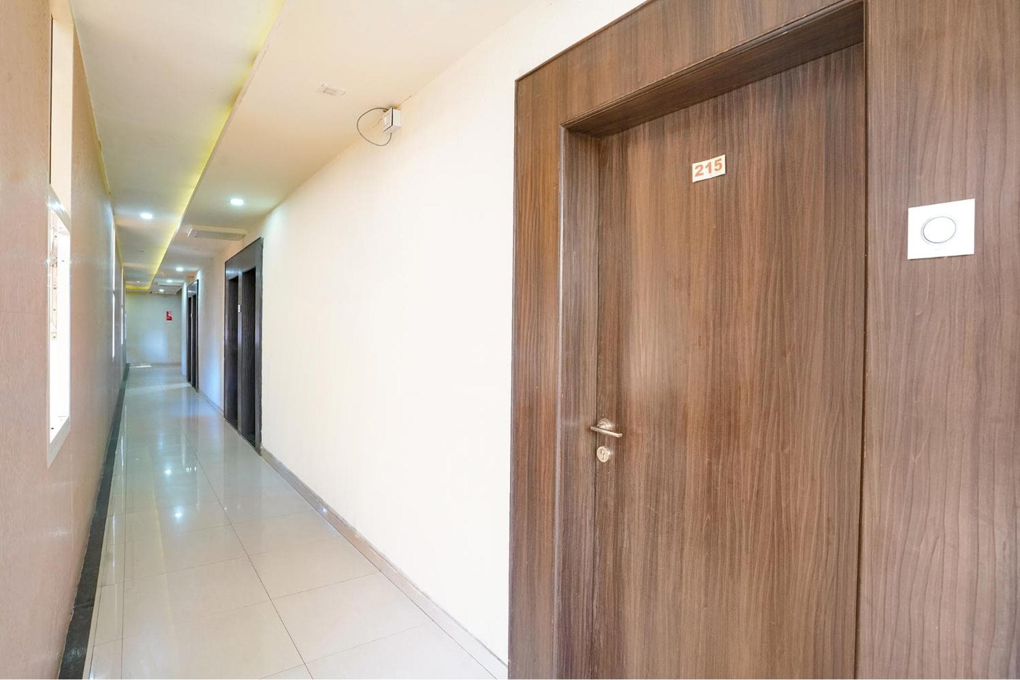 FabHotel Regent Inn - Nr SkyWalk Bridge