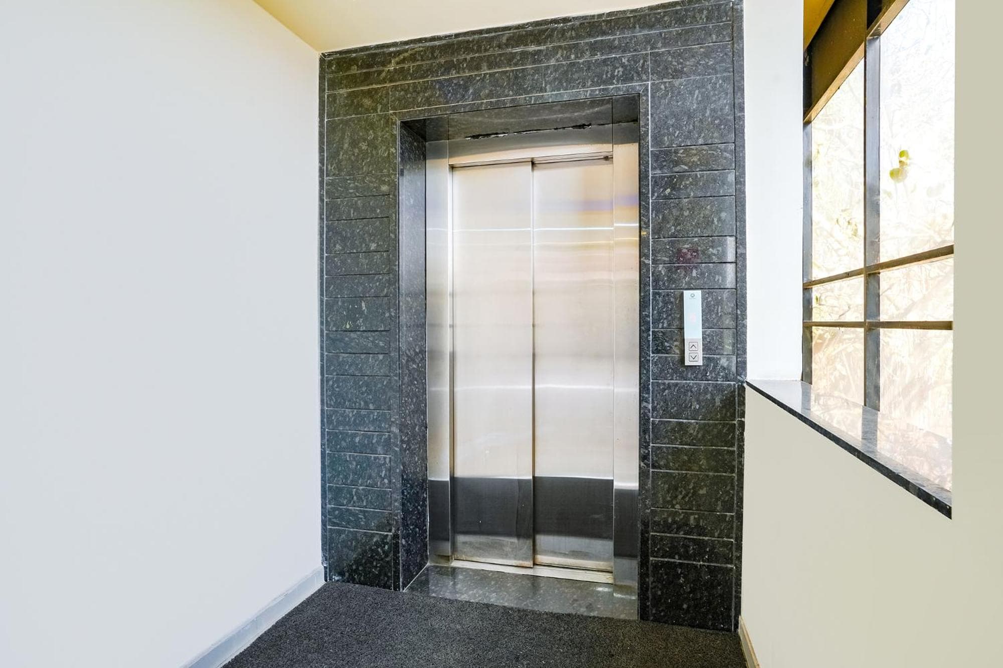 FabHotel Regent Inn - Nr SkyWalk Bridge