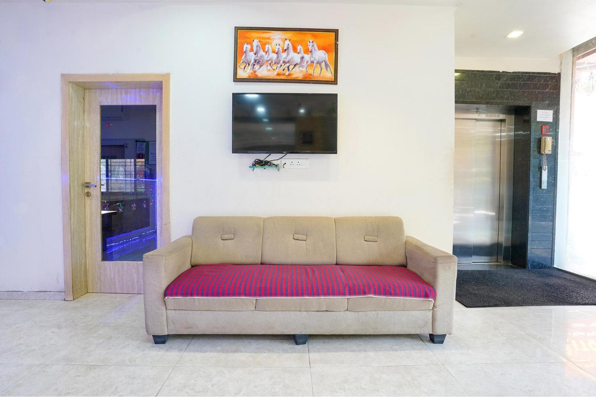FabHotel Regent Inn - Nr SkyWalk Bridge