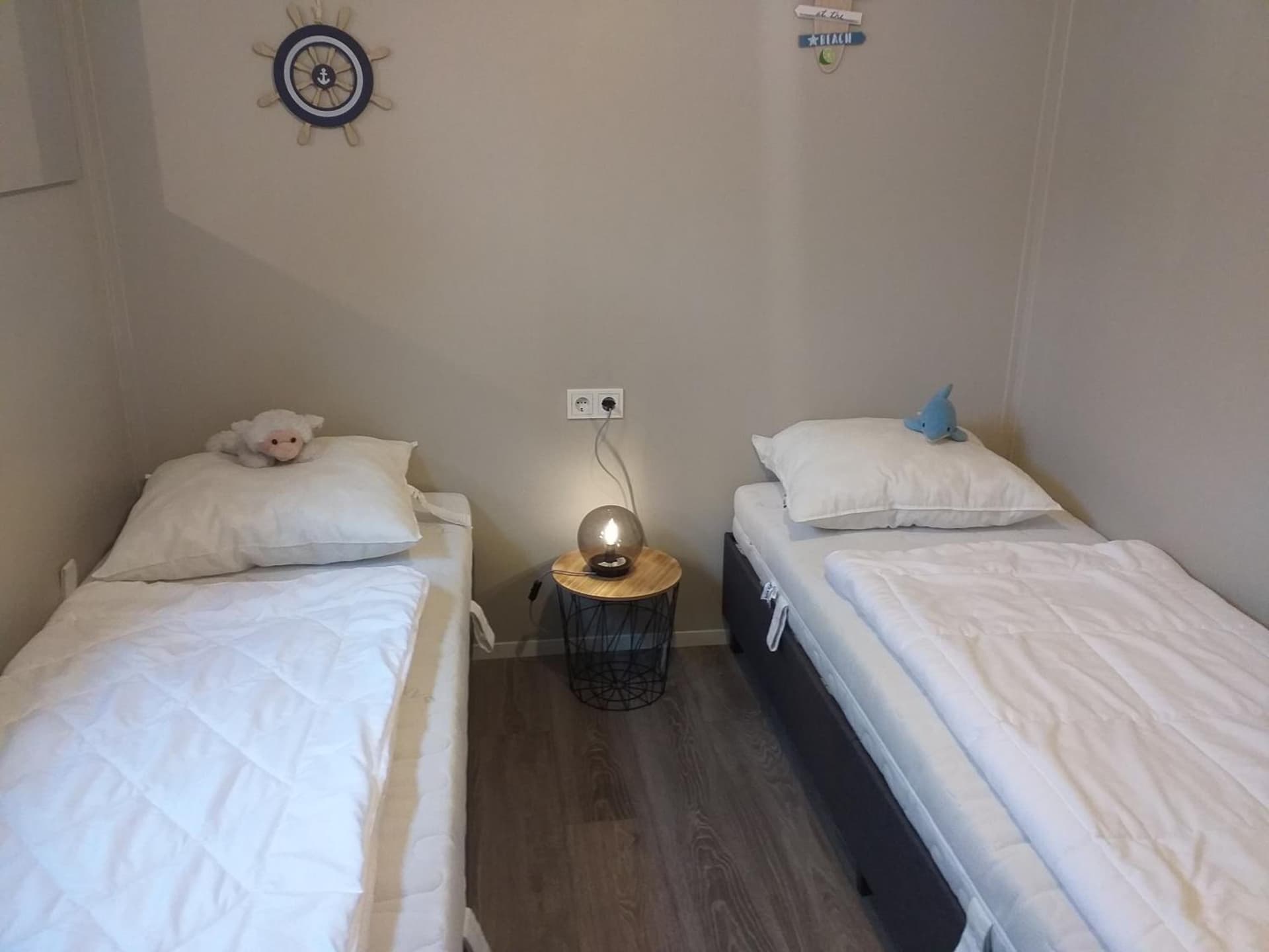 Ferienhaus / Chalet / Bungalow am See, Holland, Niederlande, Lathum