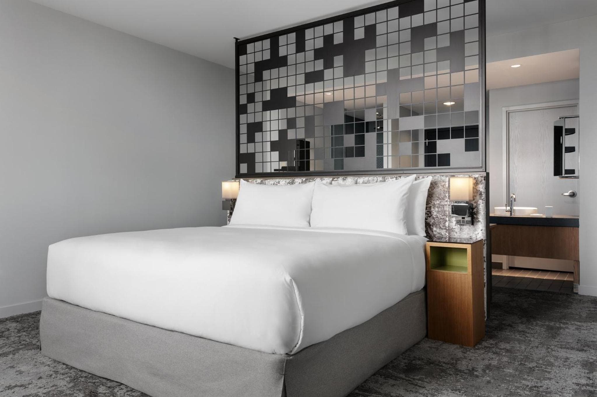 Loews Chicago O'Hare Hotel