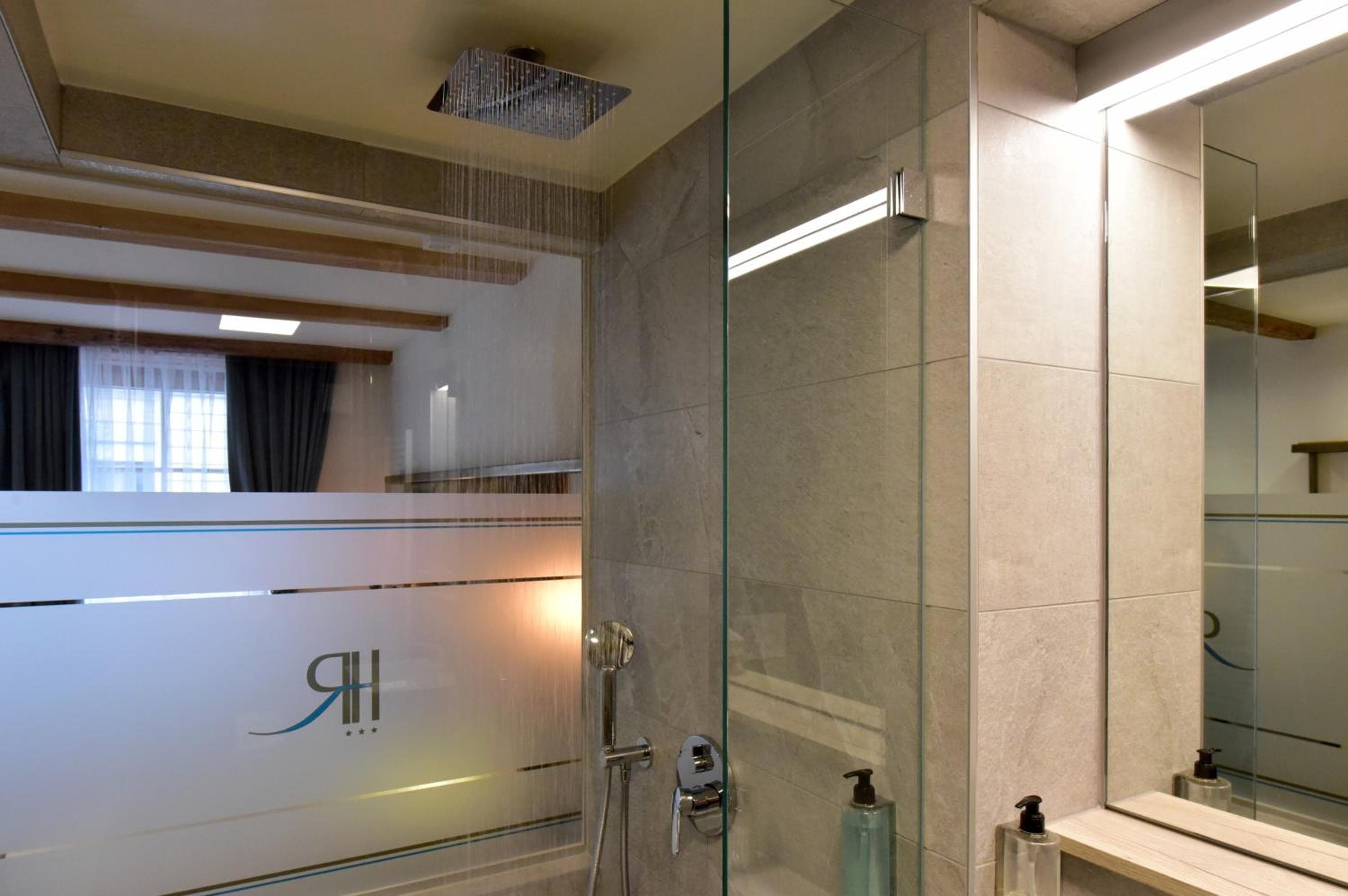 Hôtel Rousseau Plus