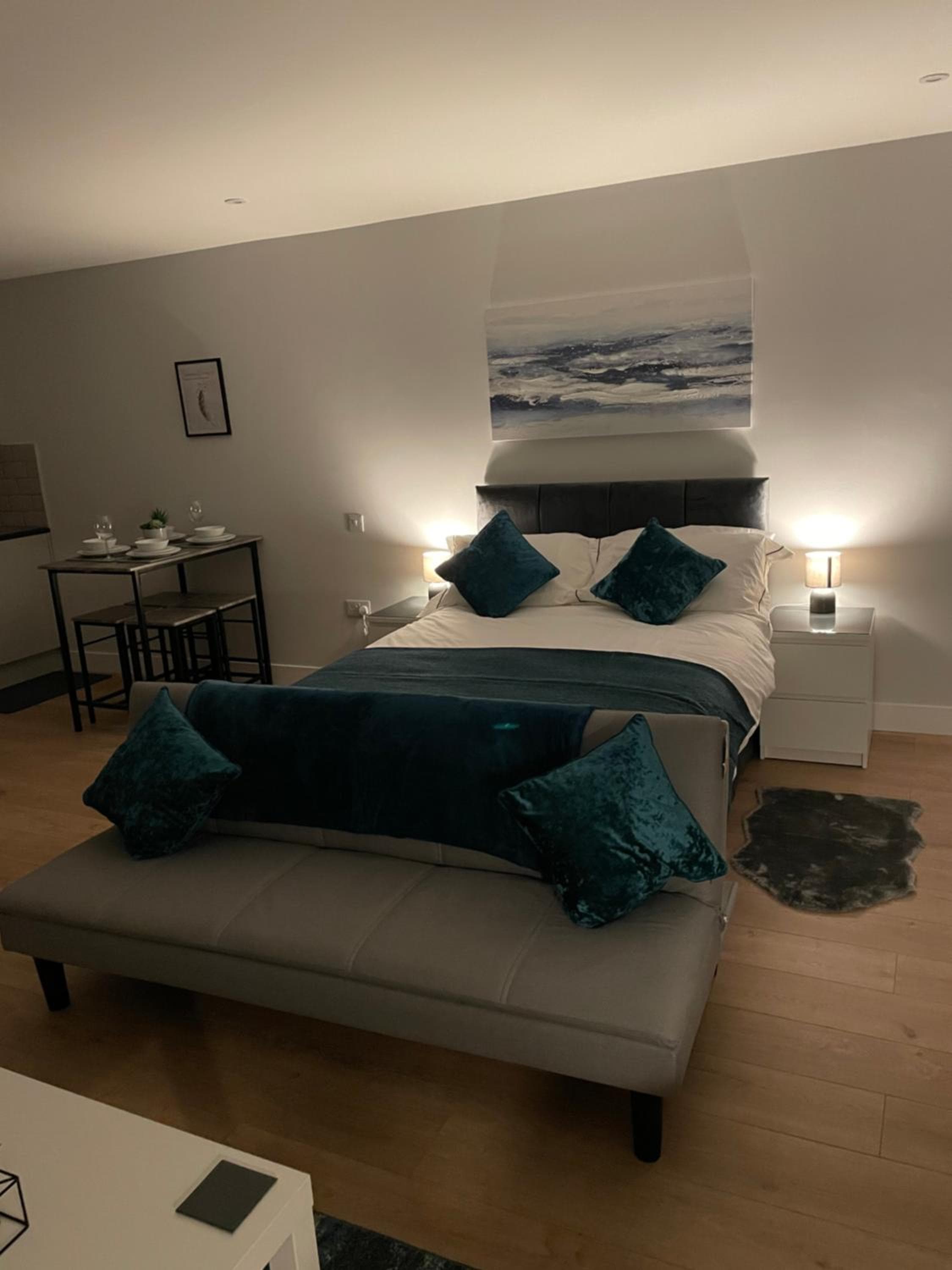 Luxury Super-King Bed Apartment in Central Northampton