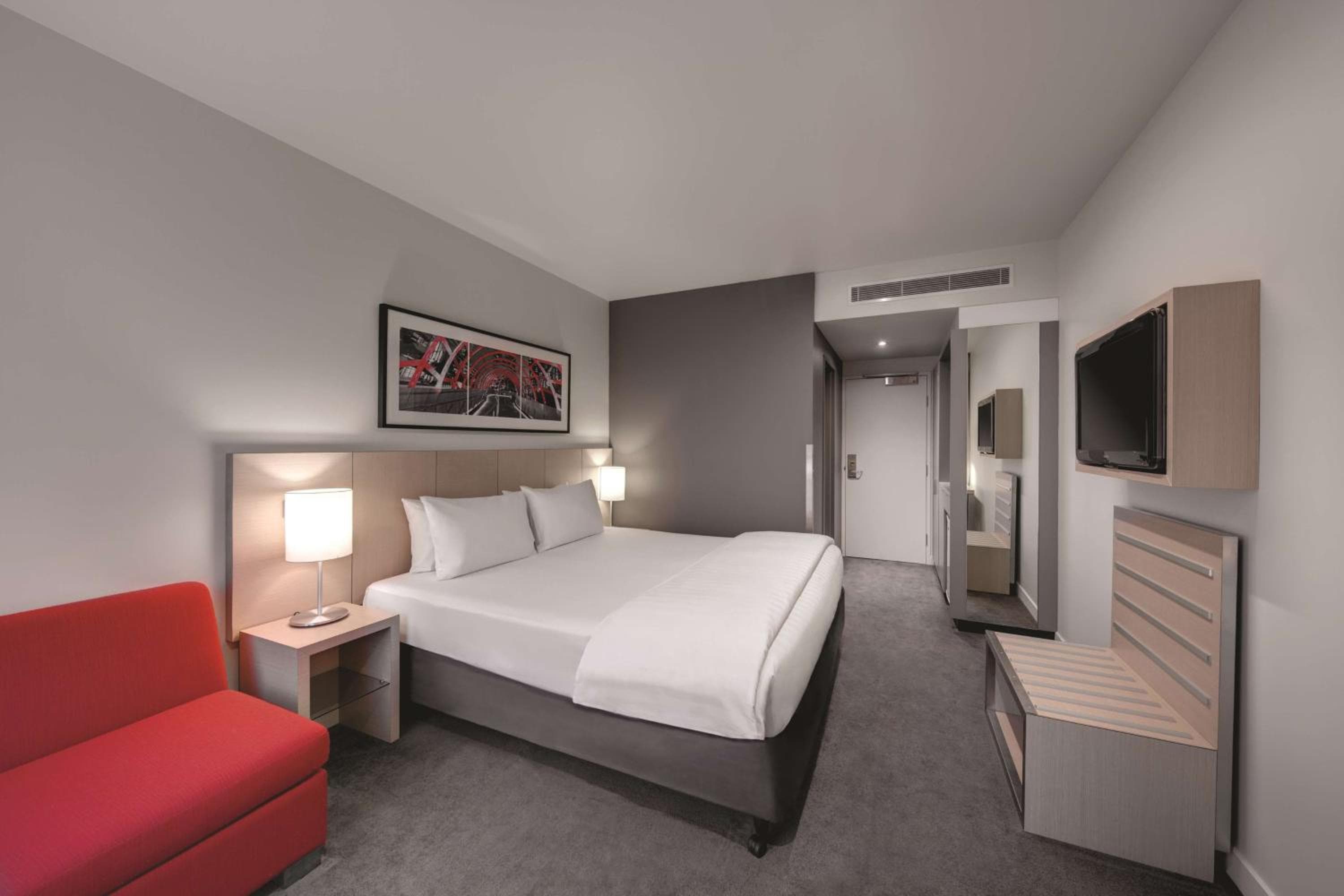 Travelodge Hotel Melbourne Docklands