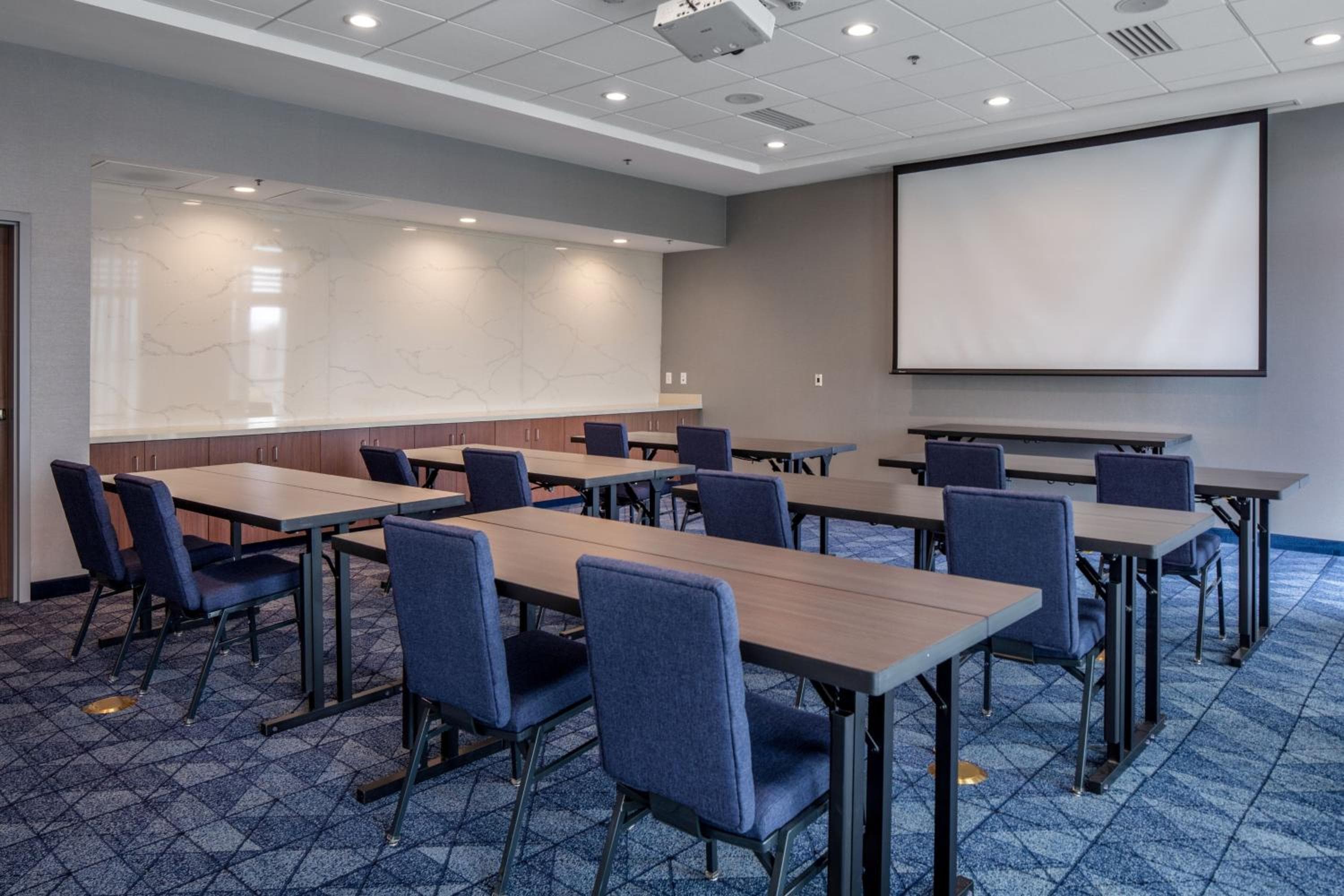 Courtyard by Marriott Conway