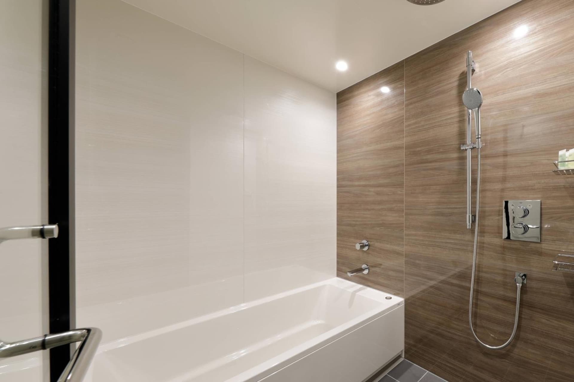 Courtyard by Marriott Osaka Honmachi