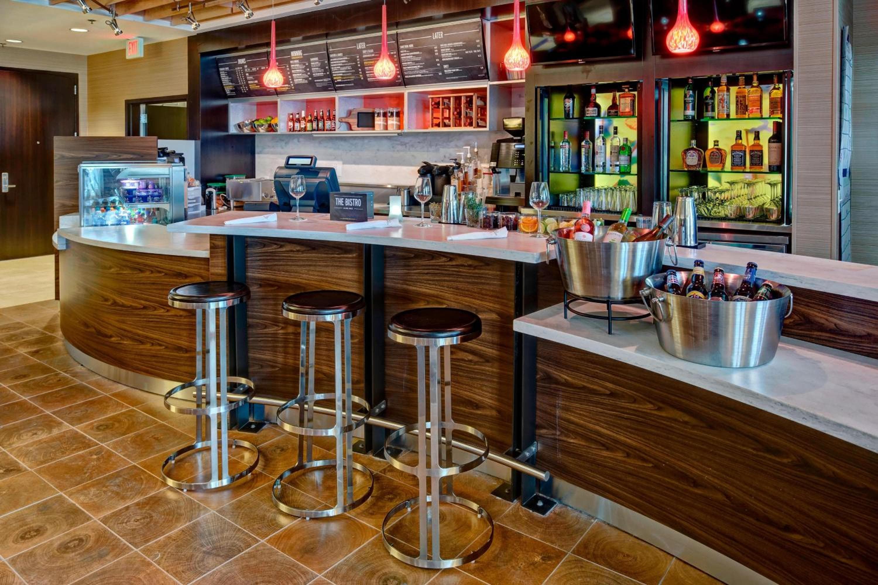 Courtyard by Marriott Westbury Long Island