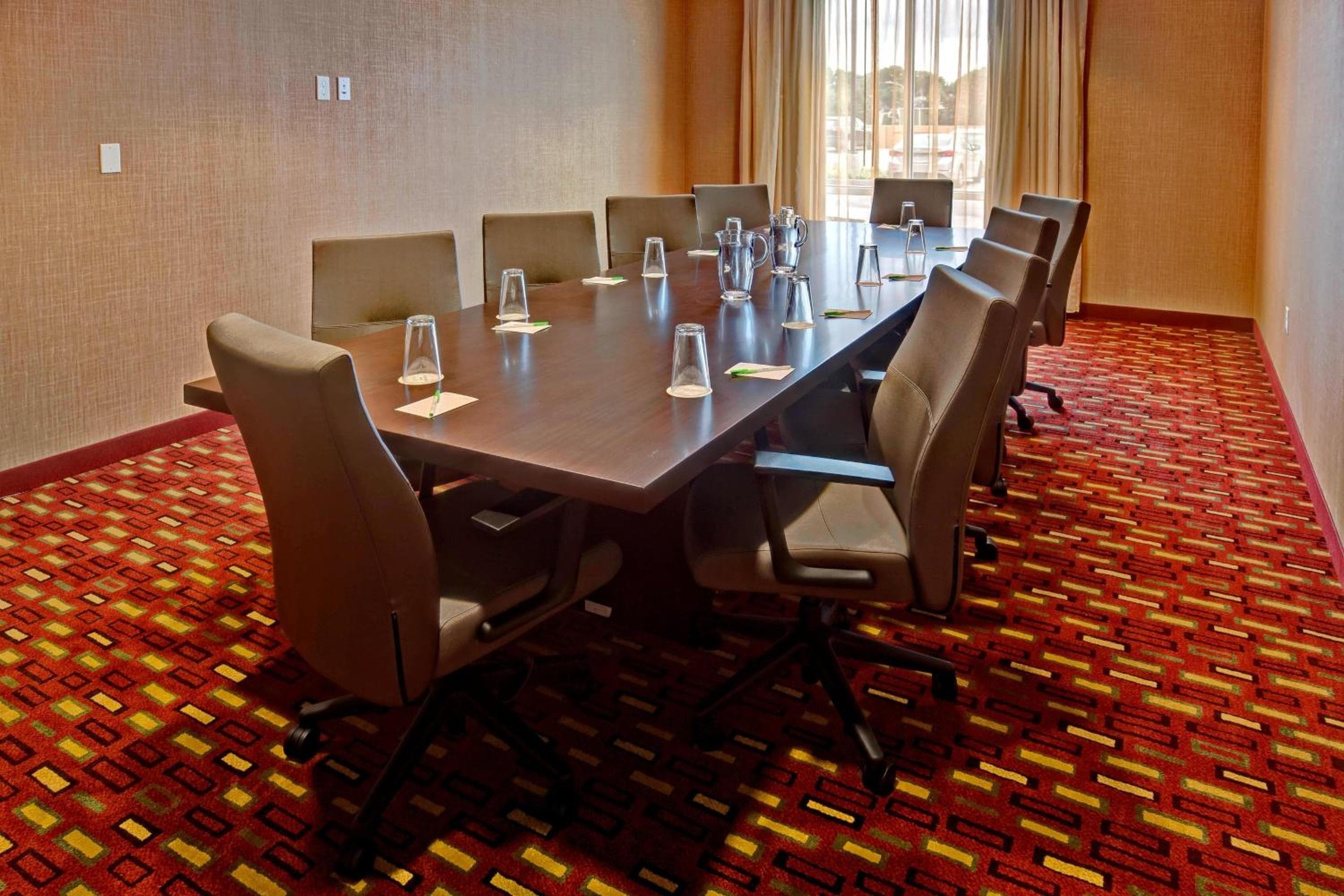 Courtyard by Marriott Westbury Long Island