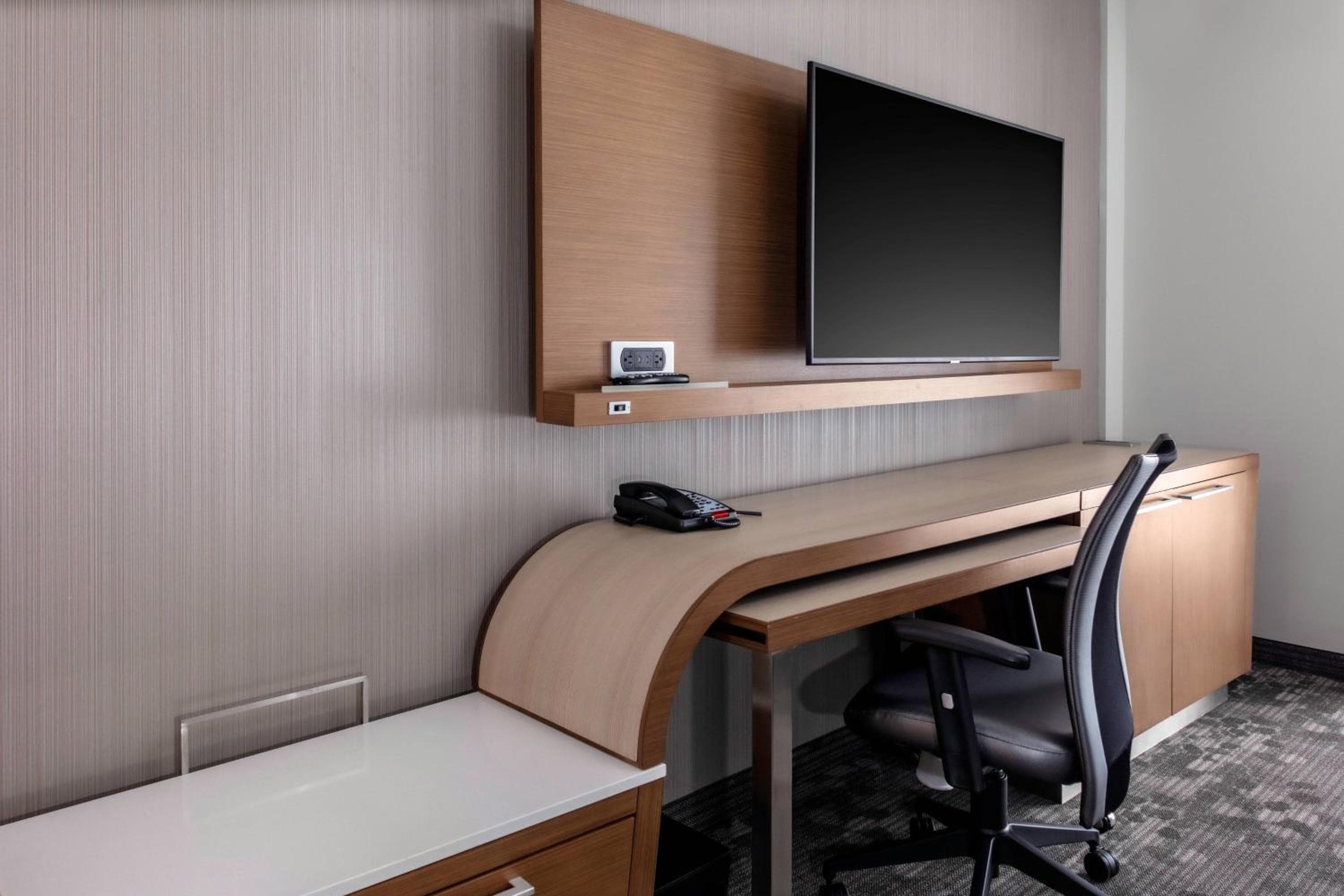 Courtyard by Marriott East Lansing Okemos