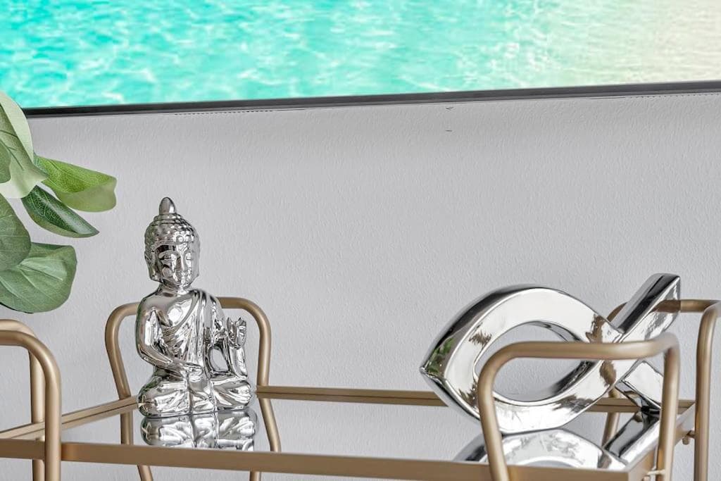 5 Heart of Santa Monica apartment