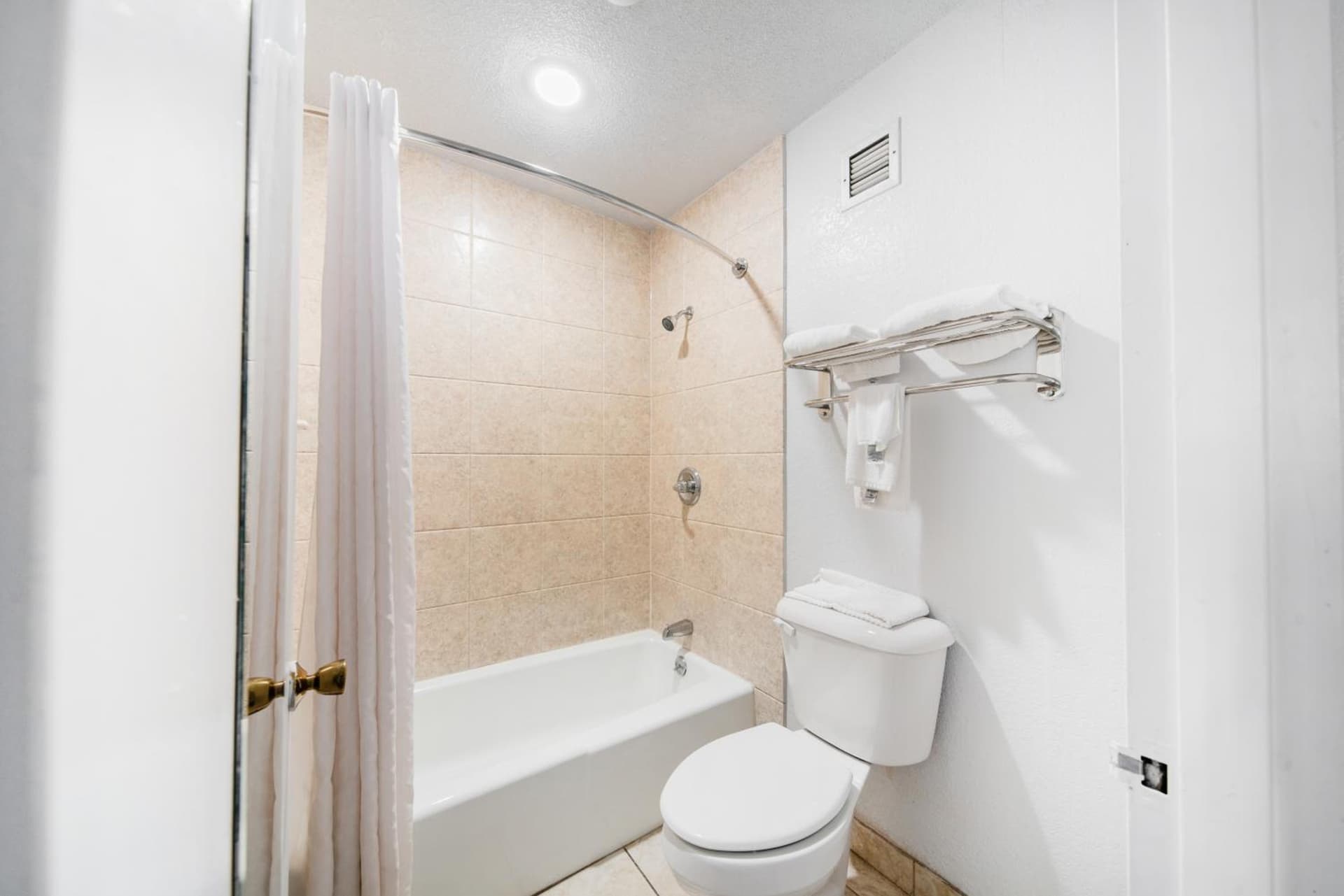 Econo Lodge Inn & Suites Near Bricktown