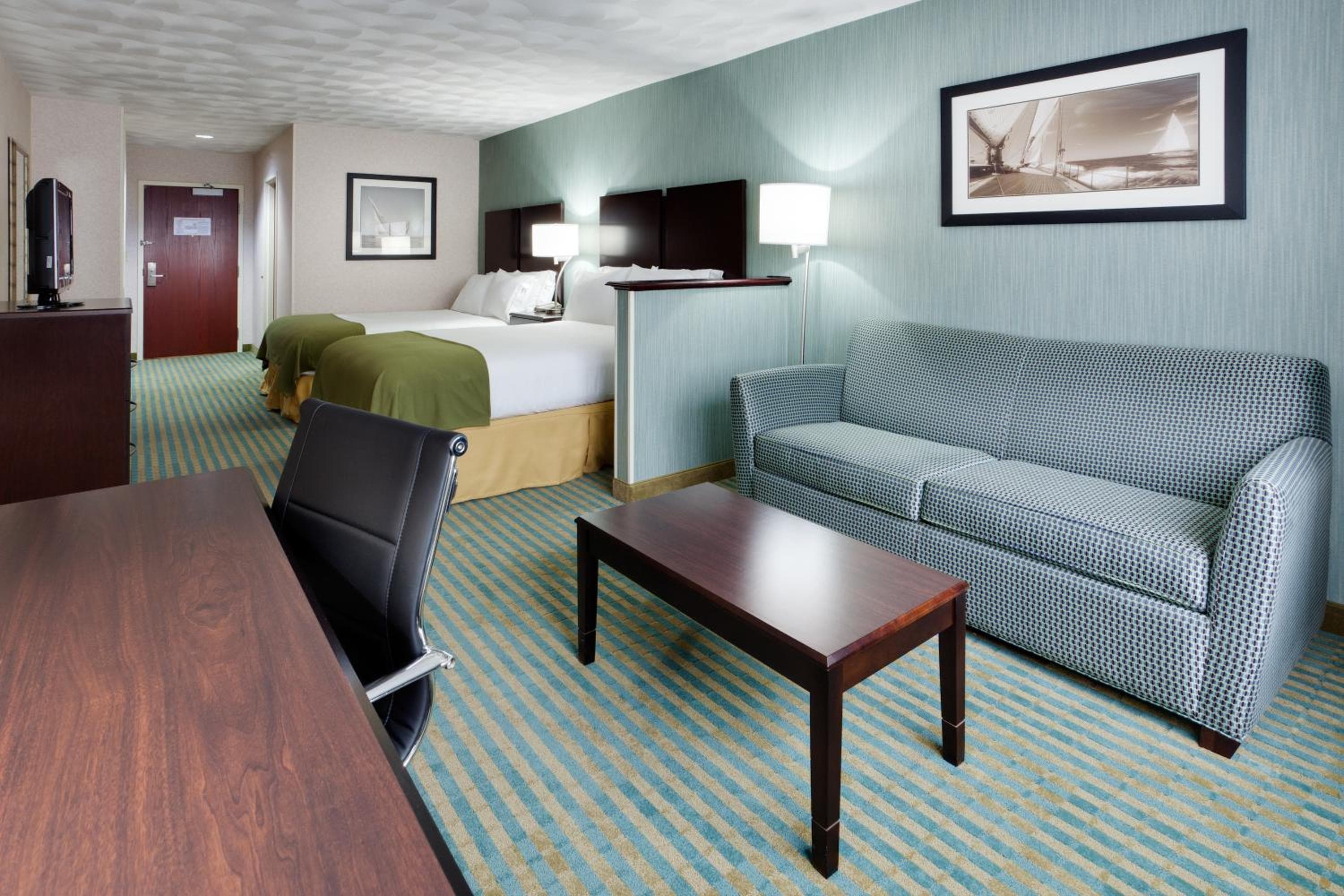 Holiday Inn Express & Suites Smithfield - Providence by IHG