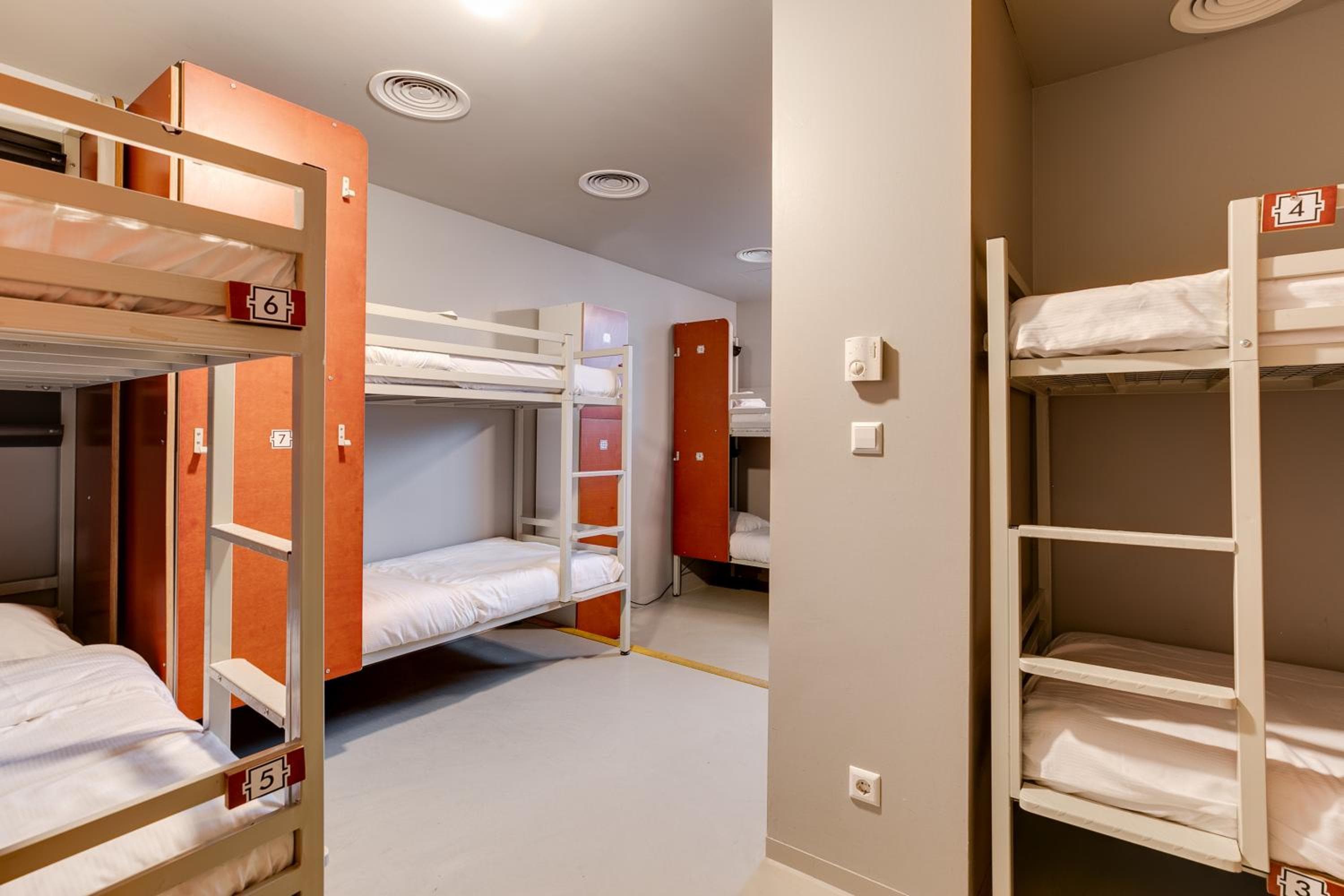 ClinkNOORD Hostel