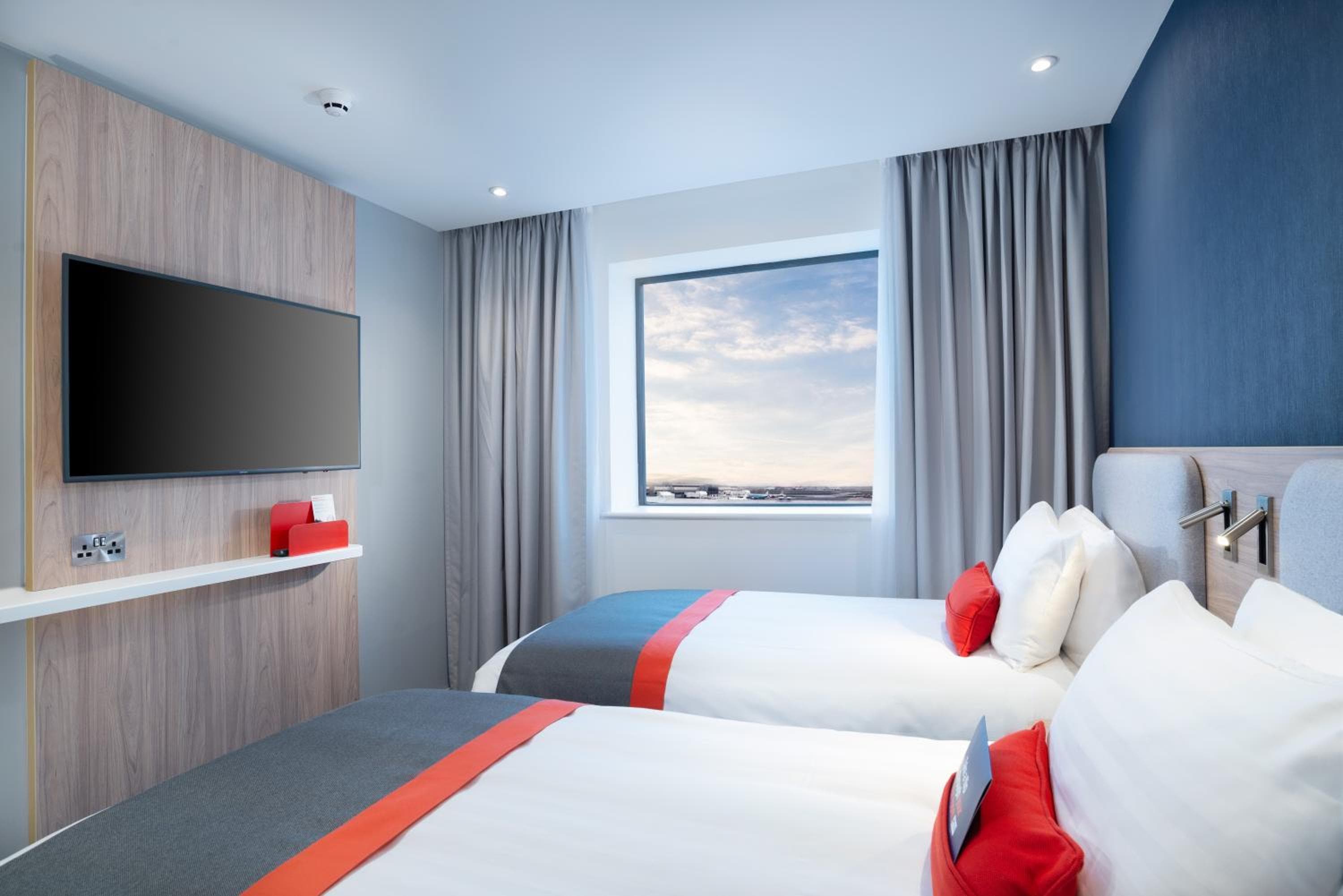 Holiday Inn Express - London Heathrow T4 by IHG