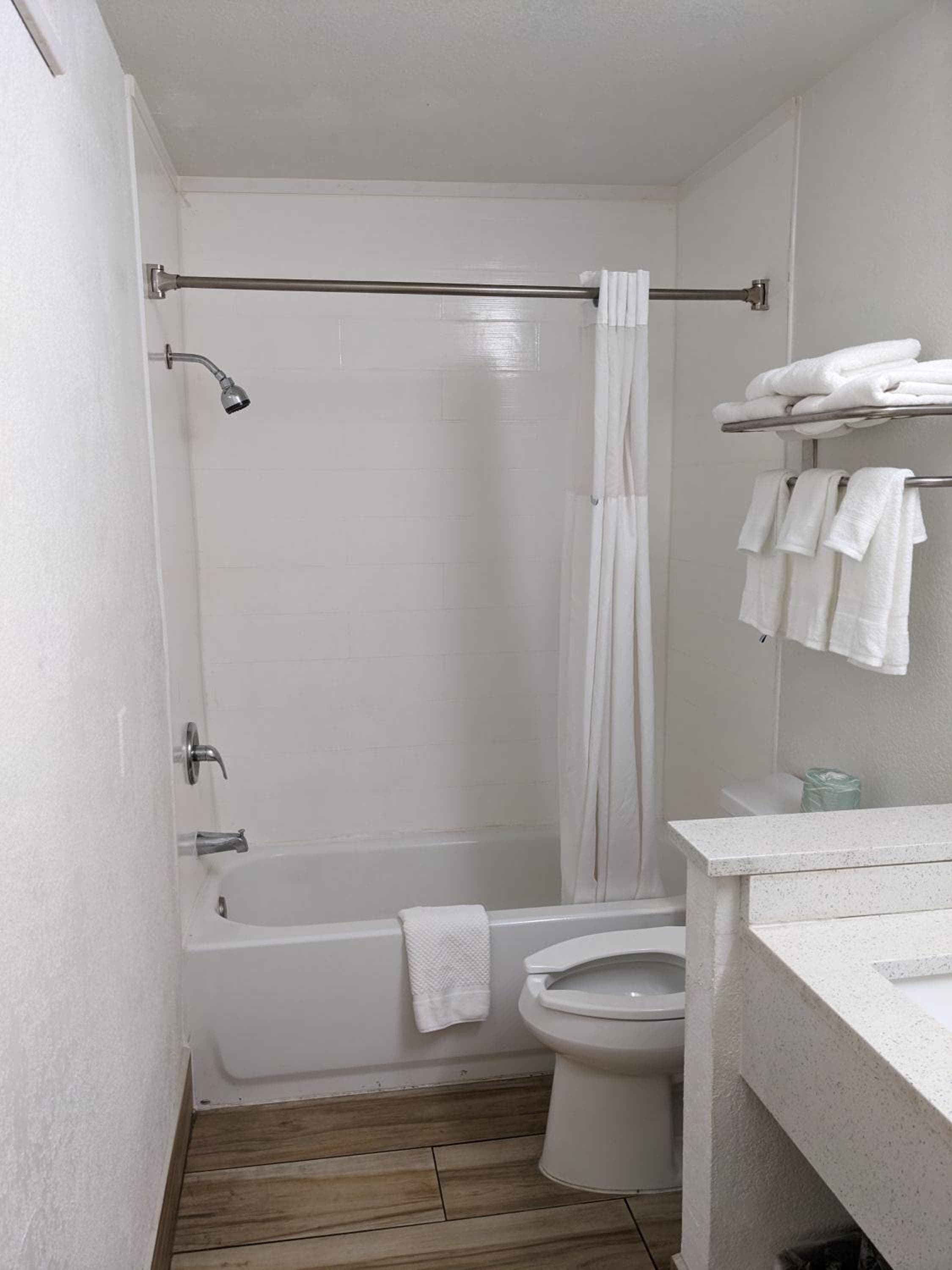 Days Inn & Suites by Wyndham Port Richey