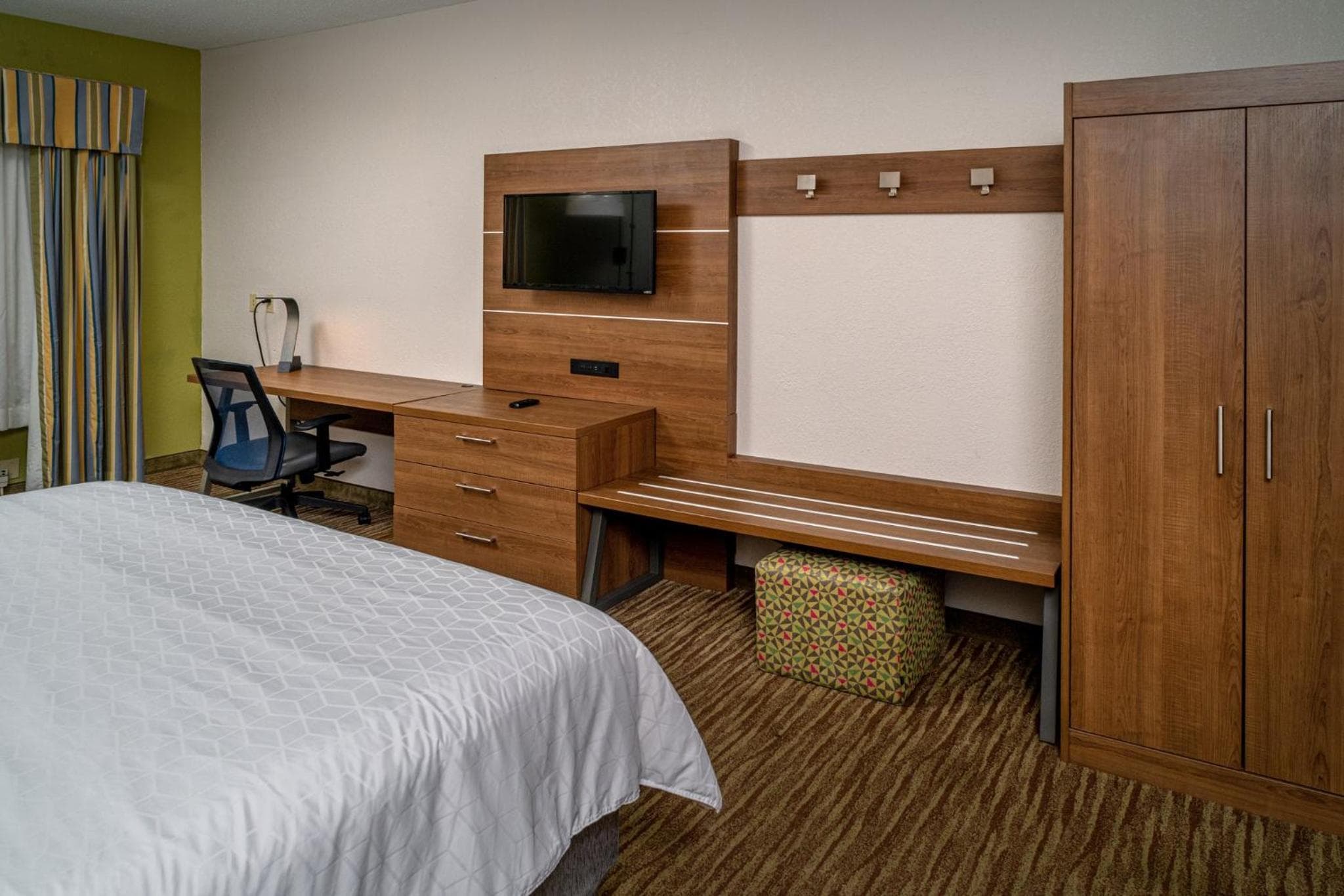 Holiday Inn Express and Suites Pikeville by IHG