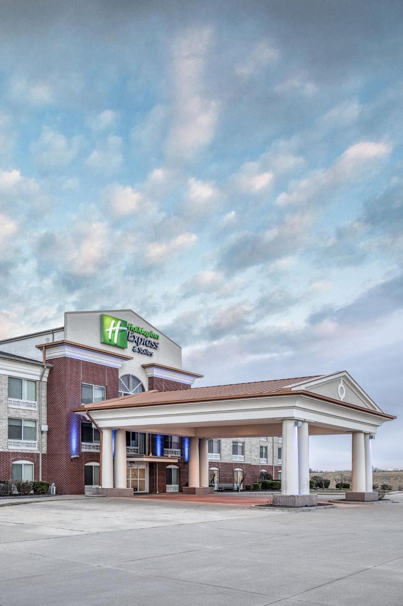 Holiday Inn Express & Suites Vandalia by IHG